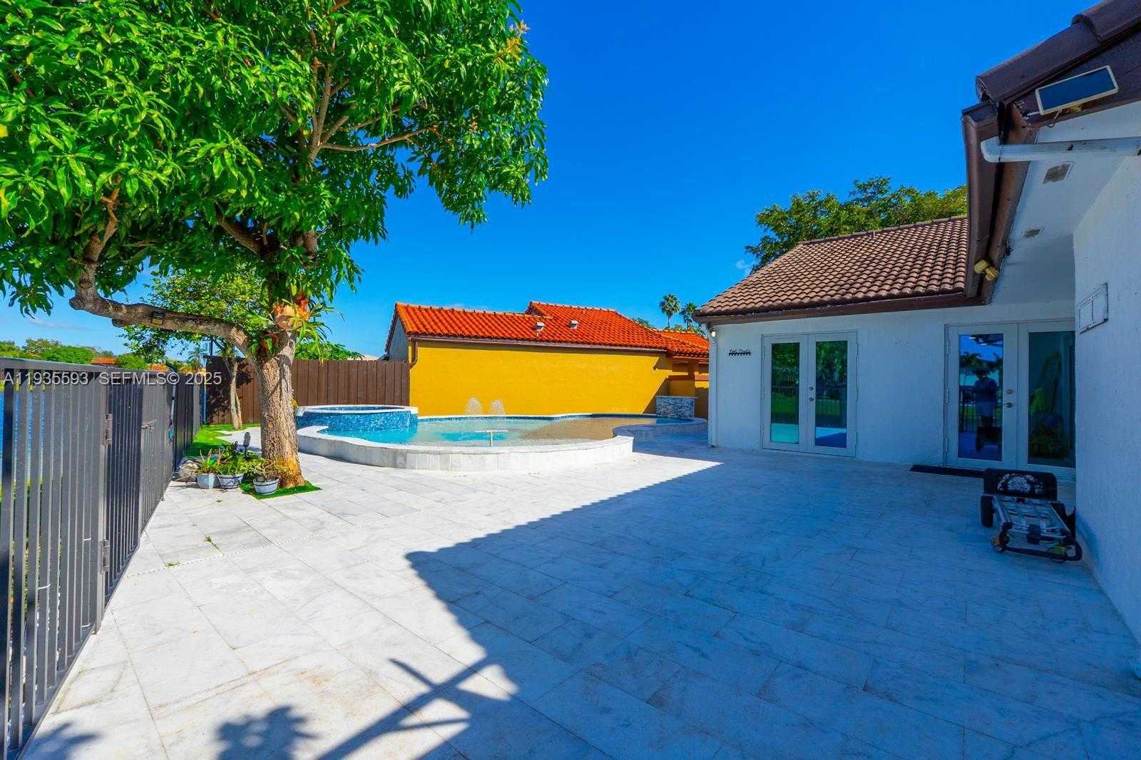 Small Image of 17302 NORTH WEST 63RD PL, Hialeah Number 23