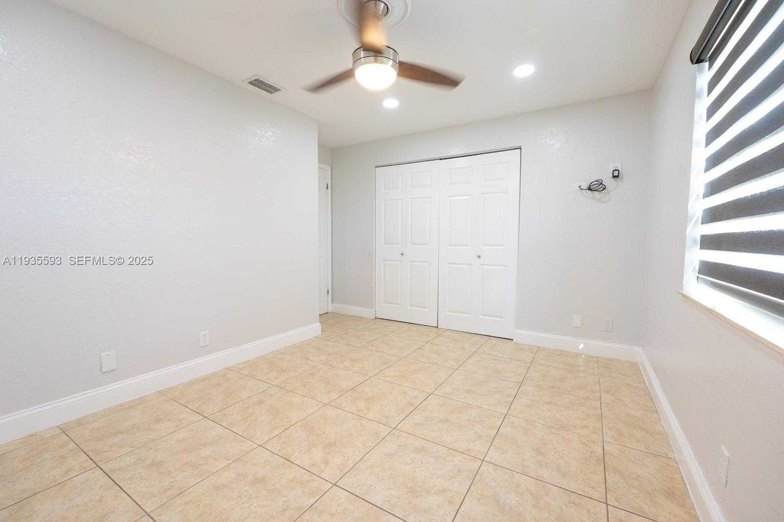 Small Image of 17302 NORTH WEST 63RD PL, Hialeah Number 27
