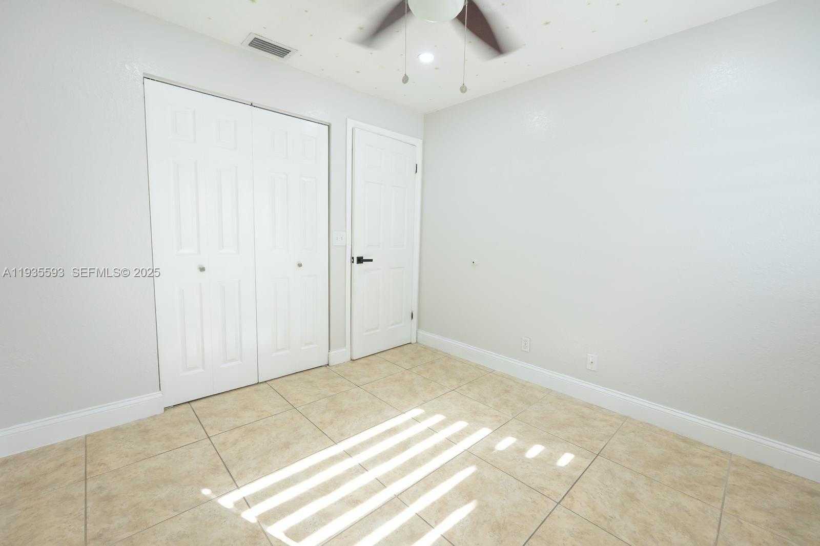 Small Image of 17302 NORTH WEST 63RD PL, Hialeah Number 29