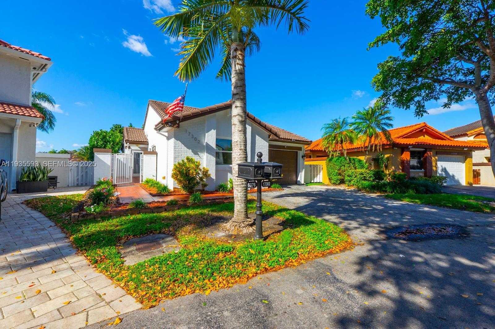 Small Image of 17302 NORTH WEST 63RD PL, Hialeah Number 3