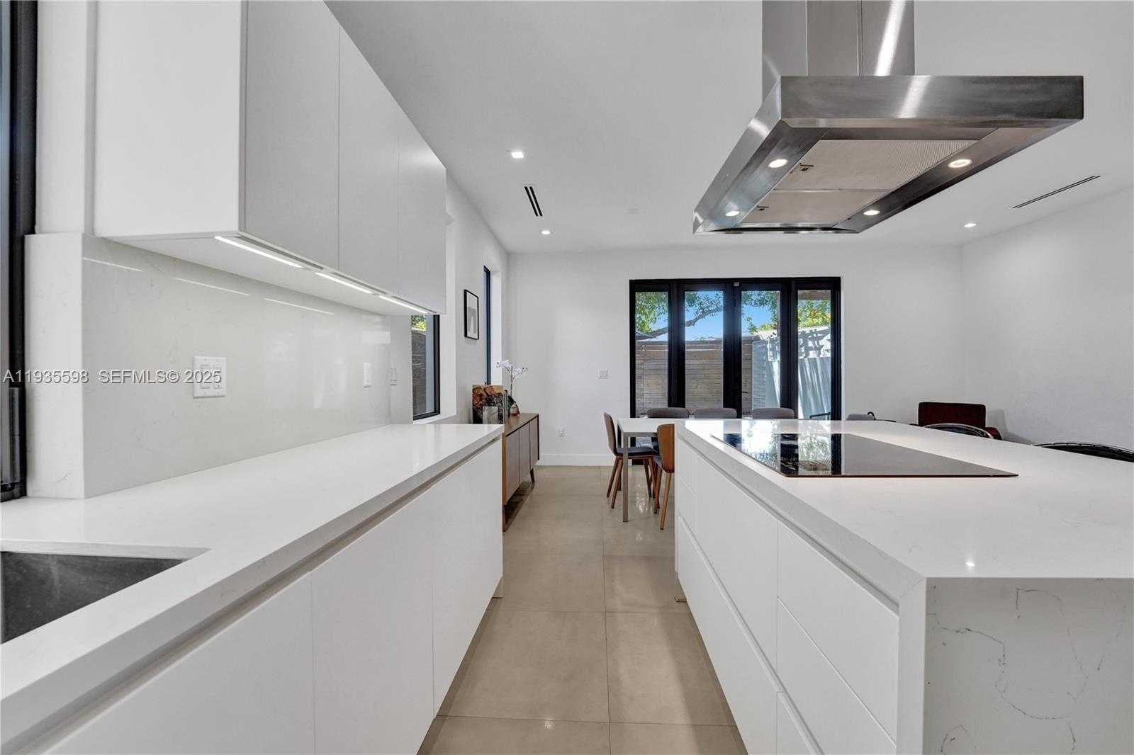 Small Image of 3465 SOUTH WEST 3RD AVE, Miami Number 12