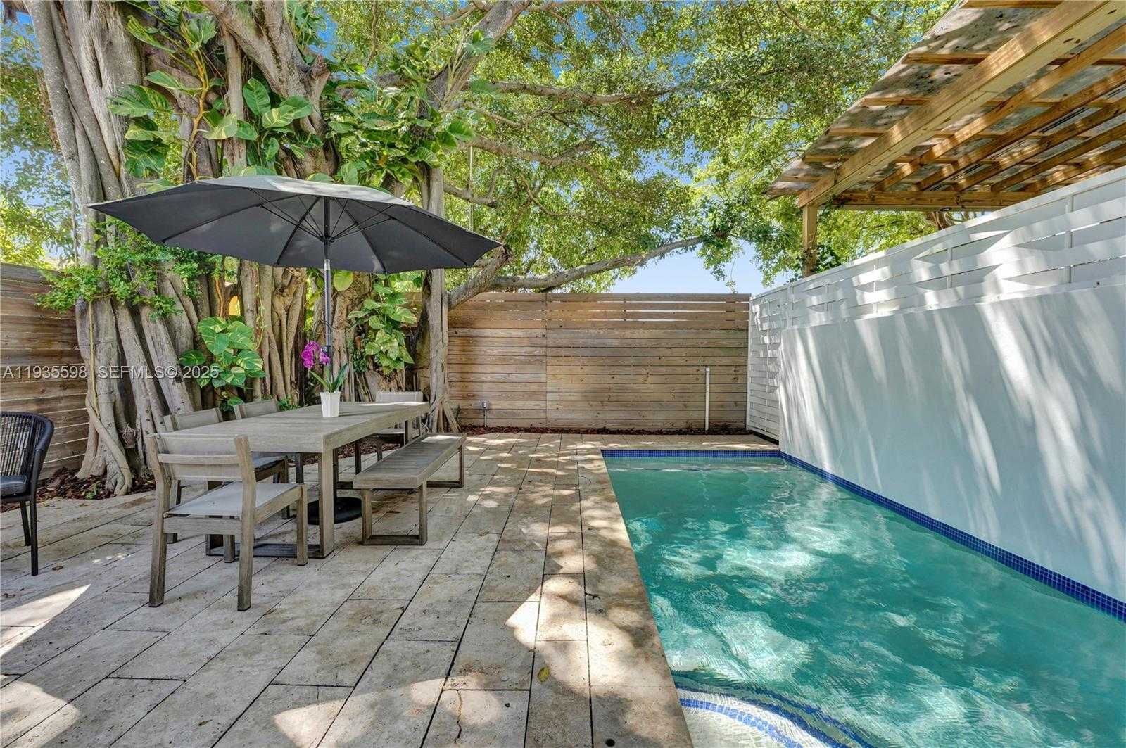 Small Image of 3465 SOUTH WEST 3RD AVE, Miami Number 14