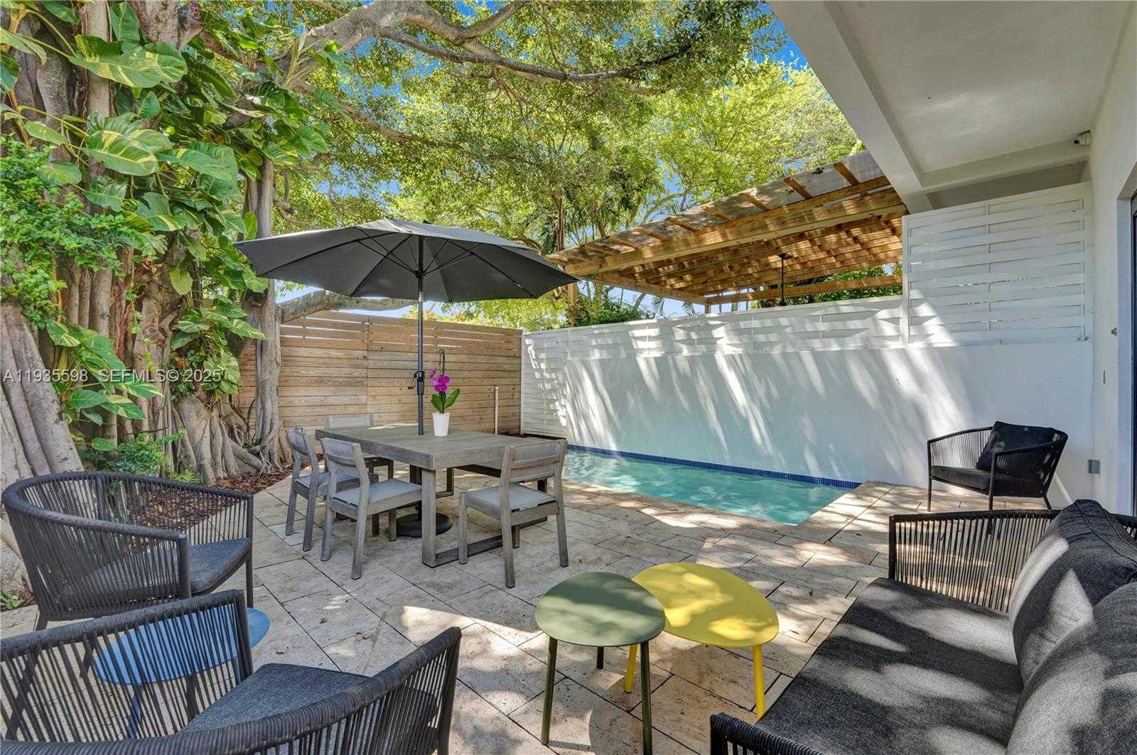 Small Image of 3465 SOUTH WEST 3RD AVE, Miami Number 15