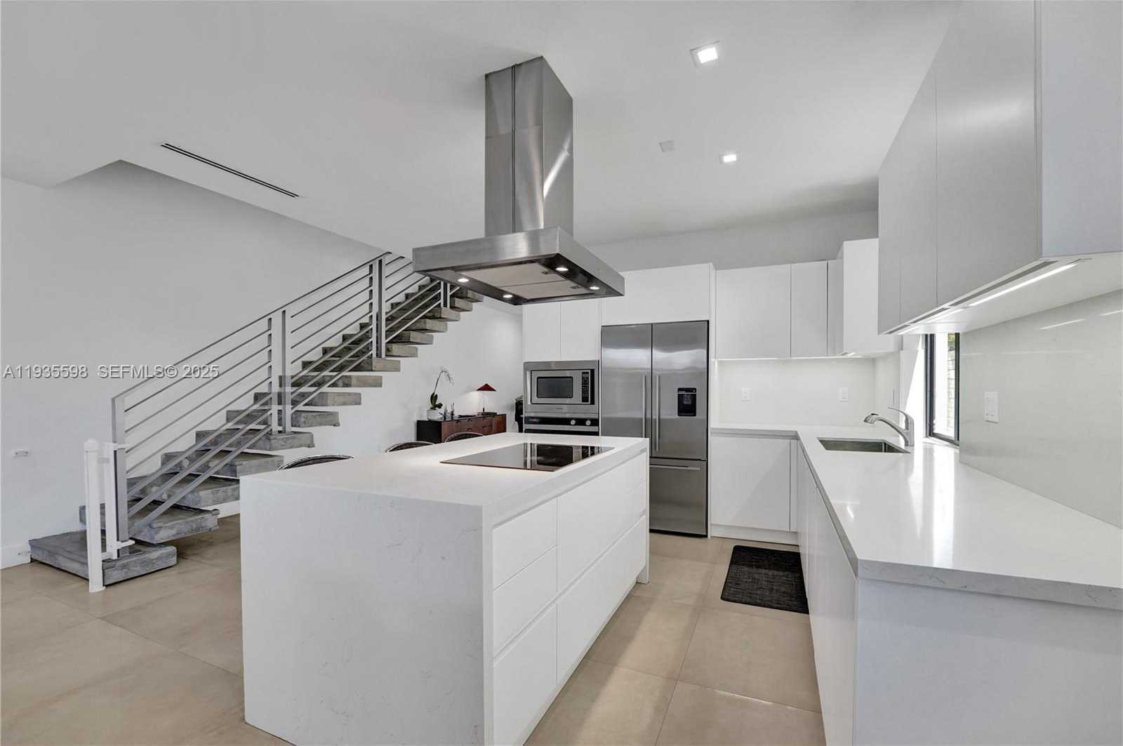 Small Image of 3465 SOUTH WEST 3RD AVE, Miami Number 21