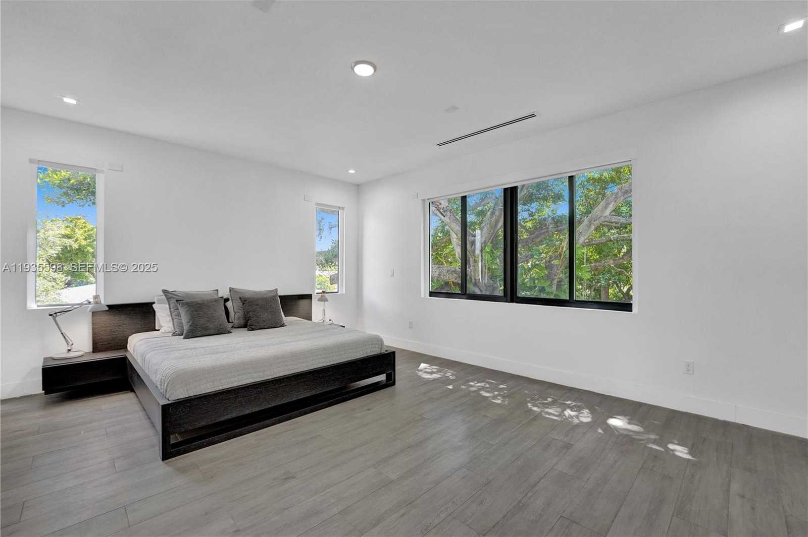 Small Image of 3465 SOUTH WEST 3RD AVE, Miami Number 23