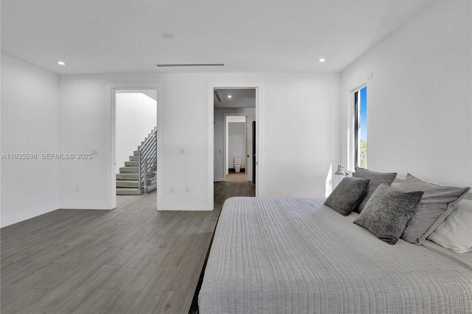 Small Image of 3465 SOUTH WEST 3RD AVE, Miami Number 25