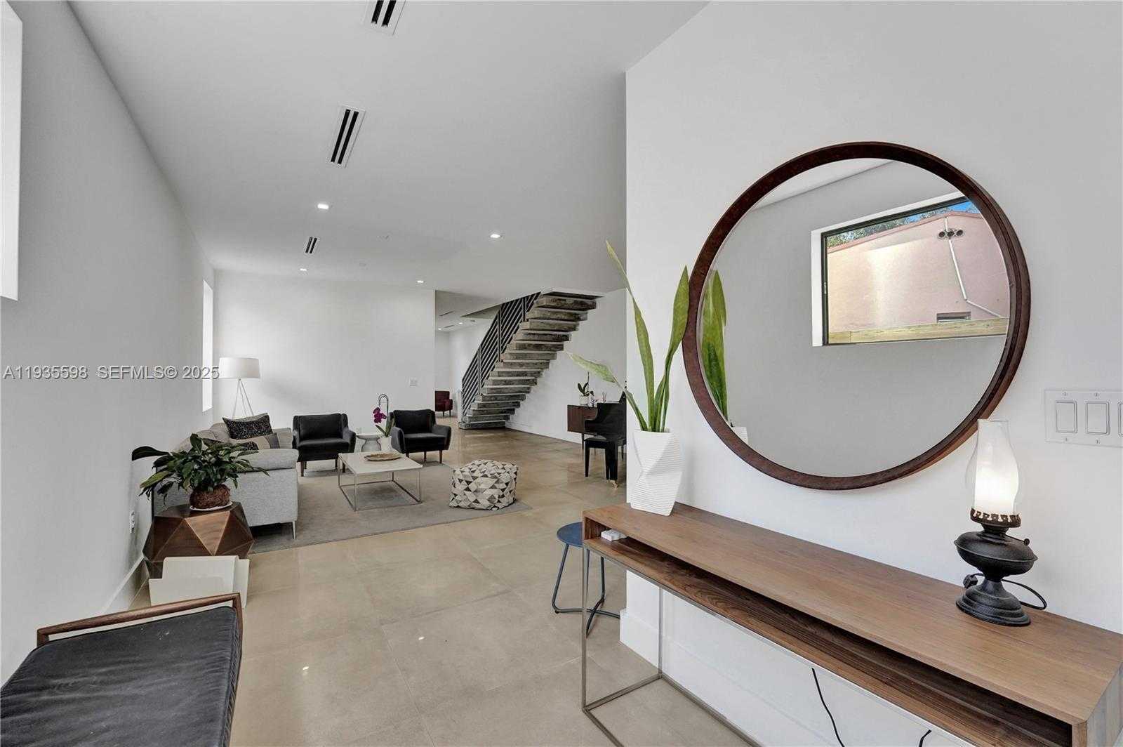 Small Image of 3465 SOUTH WEST 3RD AVE, Miami Number 3