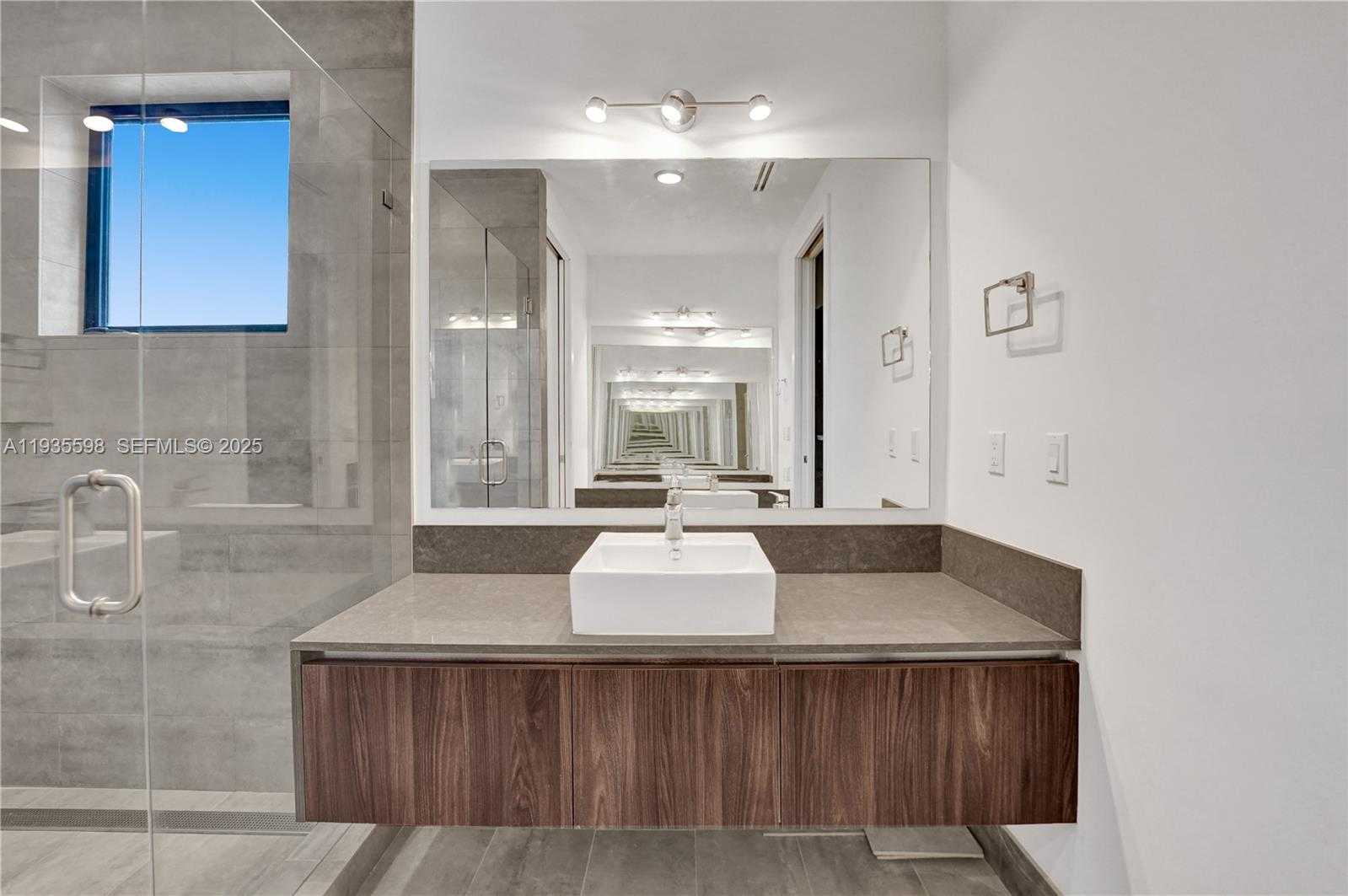 Small Image of 3465 SOUTH WEST 3RD AVE, Miami Number 30