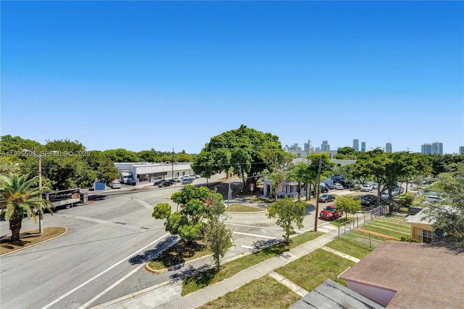 Small Image of 3465 SOUTH WEST 3RD AVE, Miami Number 42