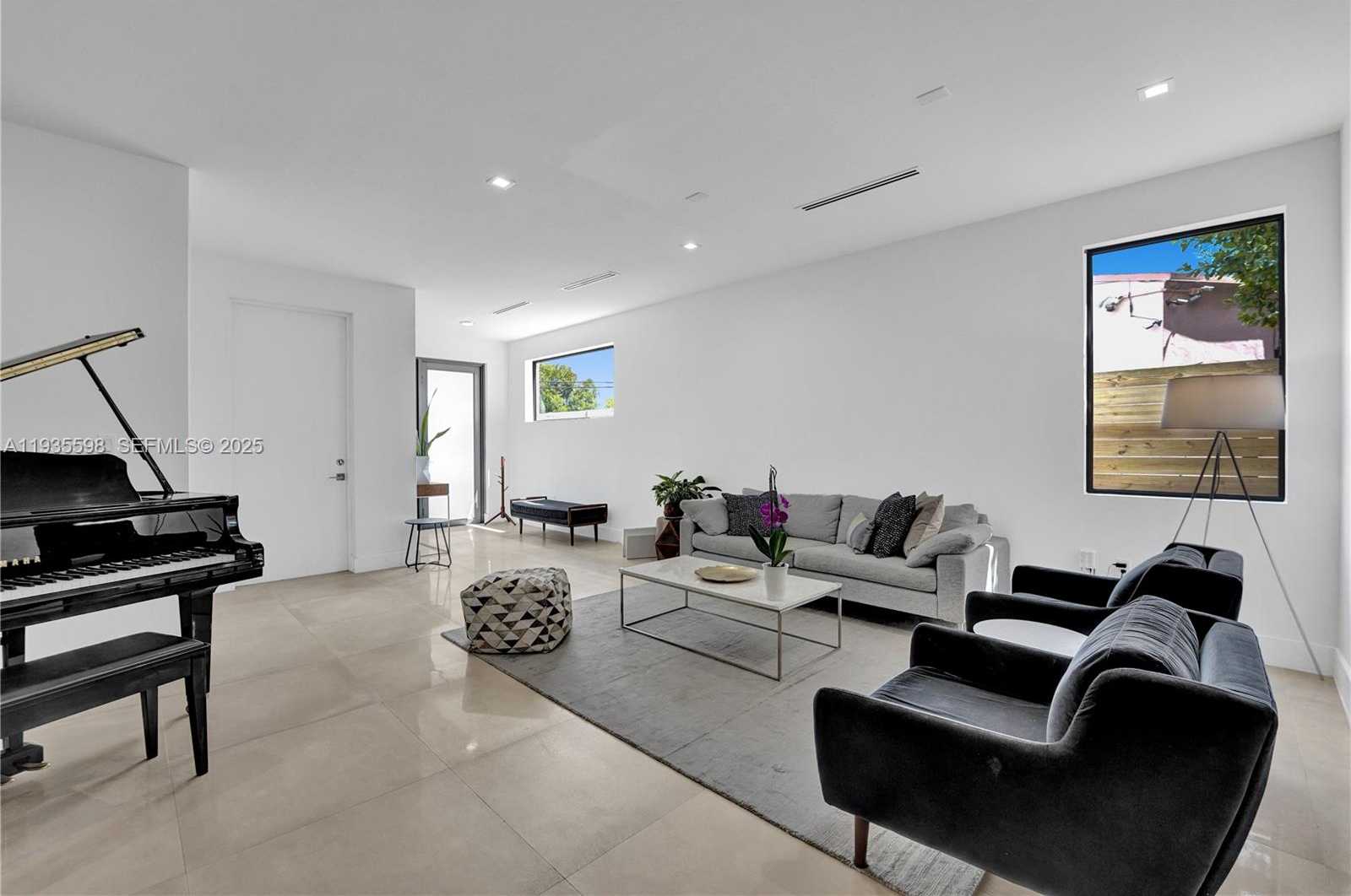 Small Image of 3465 SOUTH WEST 3RD AVE, Miami Number 7