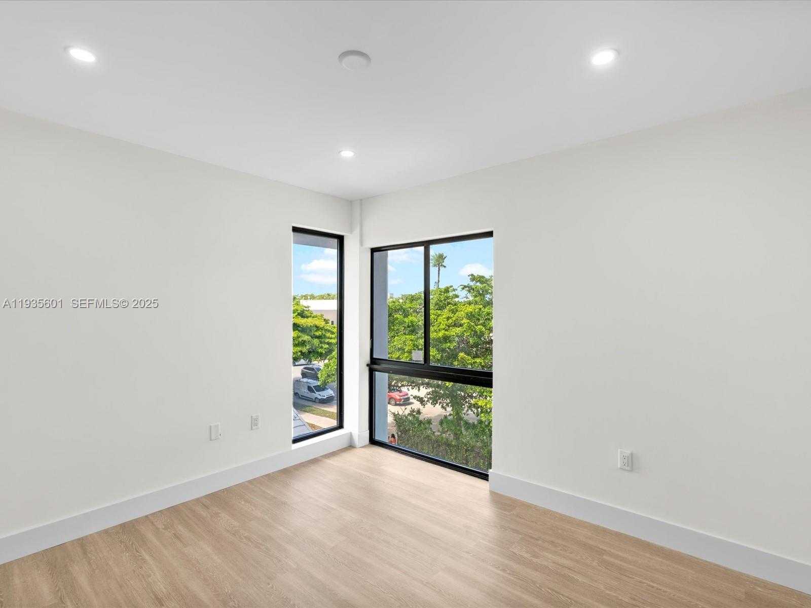 Small Image of 1134 71ST ST #3, Miami Beach Number 17