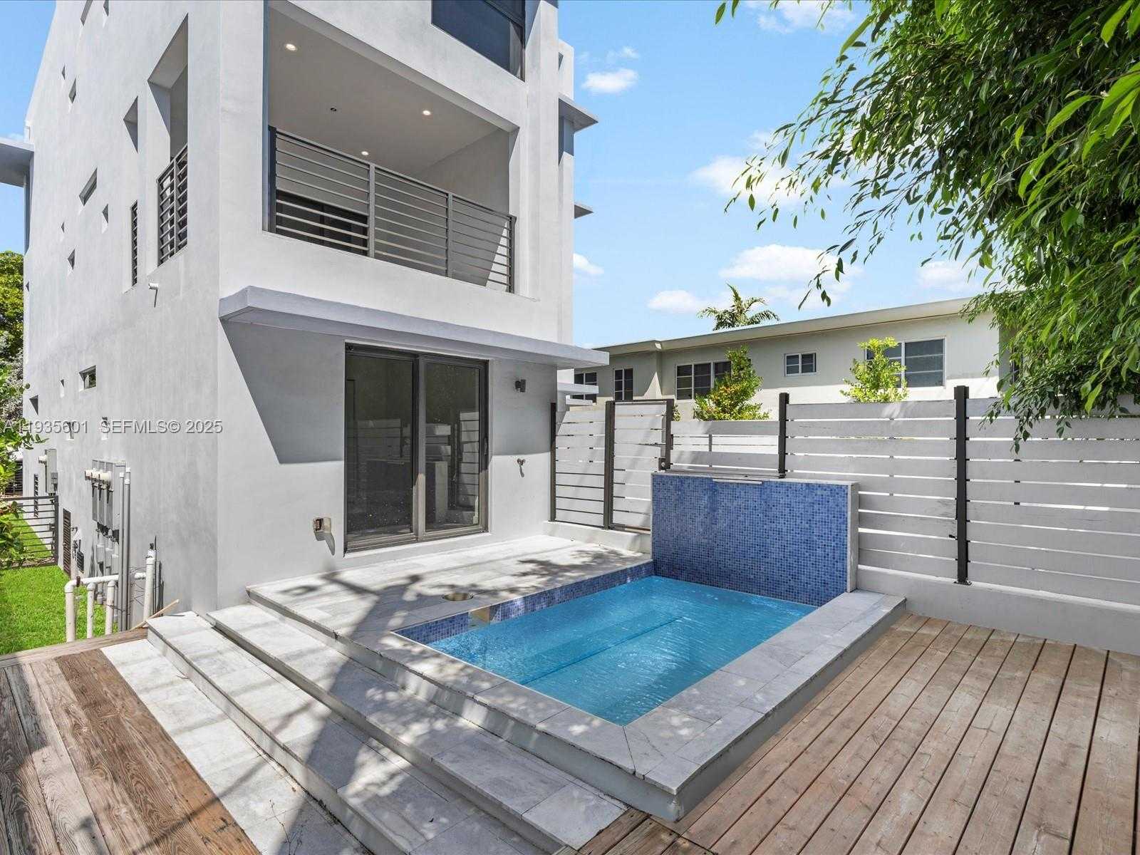 Small Image of 1134 71ST ST #3, Miami Beach Number 2