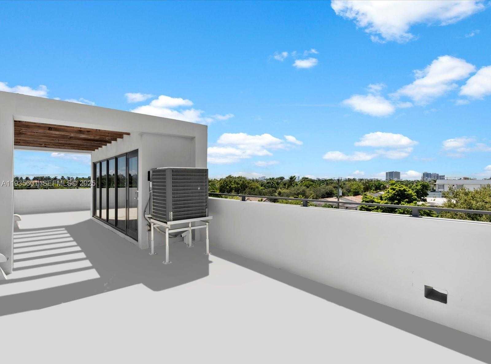 Small Image of 1134 71ST ST #3, Miami Beach Number 39