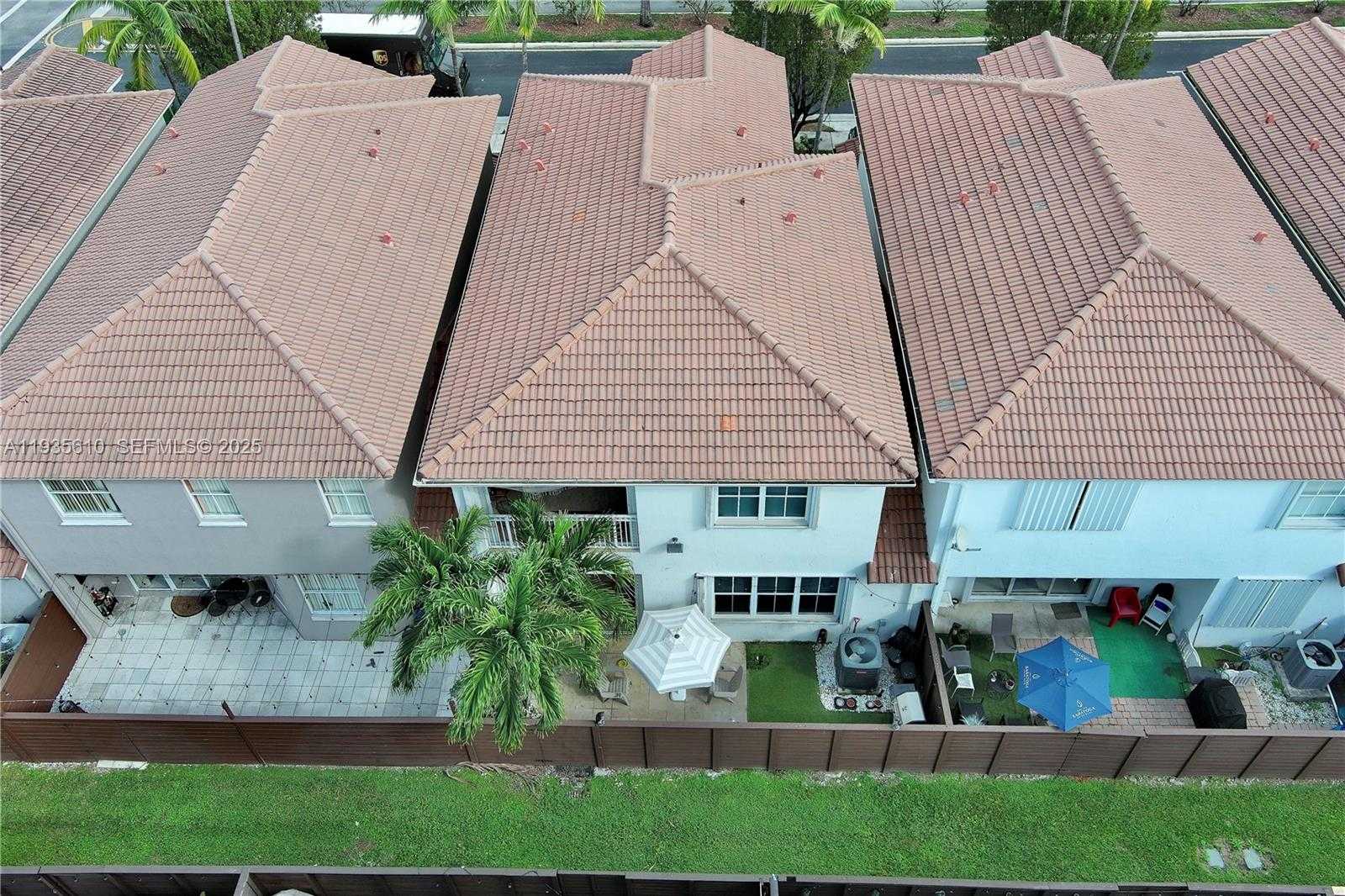 Small Image of 8562 NORTH WEST 108TH AVE #8562, Doral Number 3