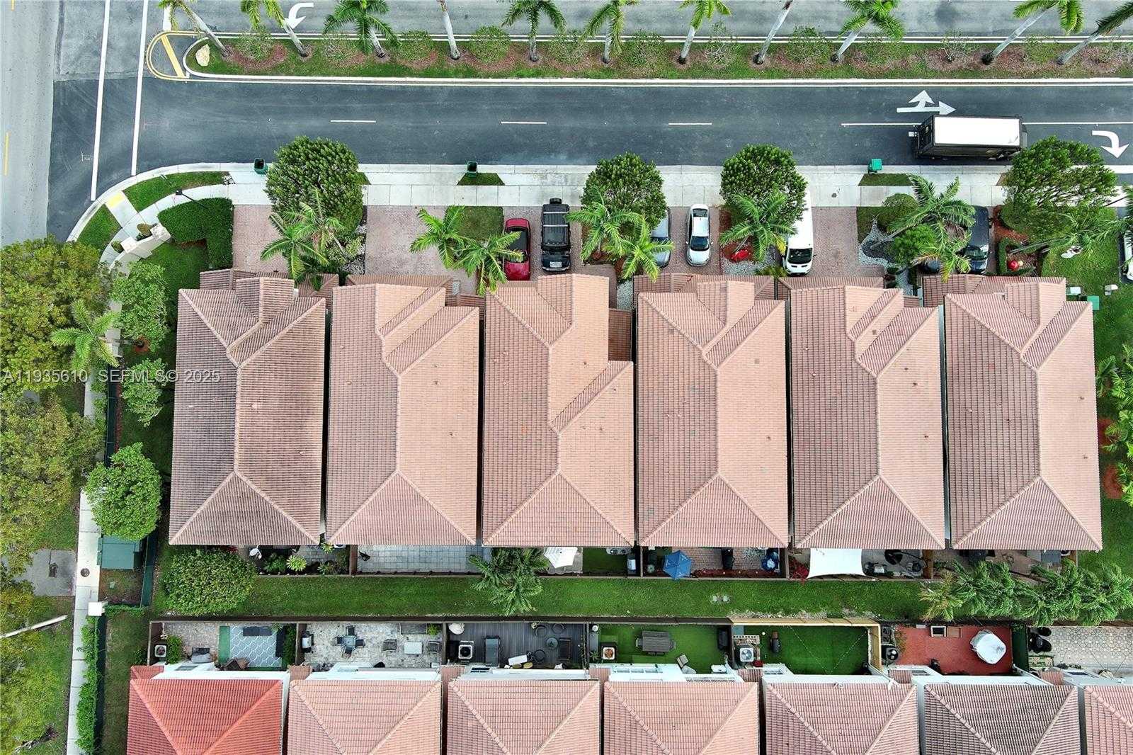 Small Image of 8562 NORTH WEST 108TH AVE #8562, Doral Number 5