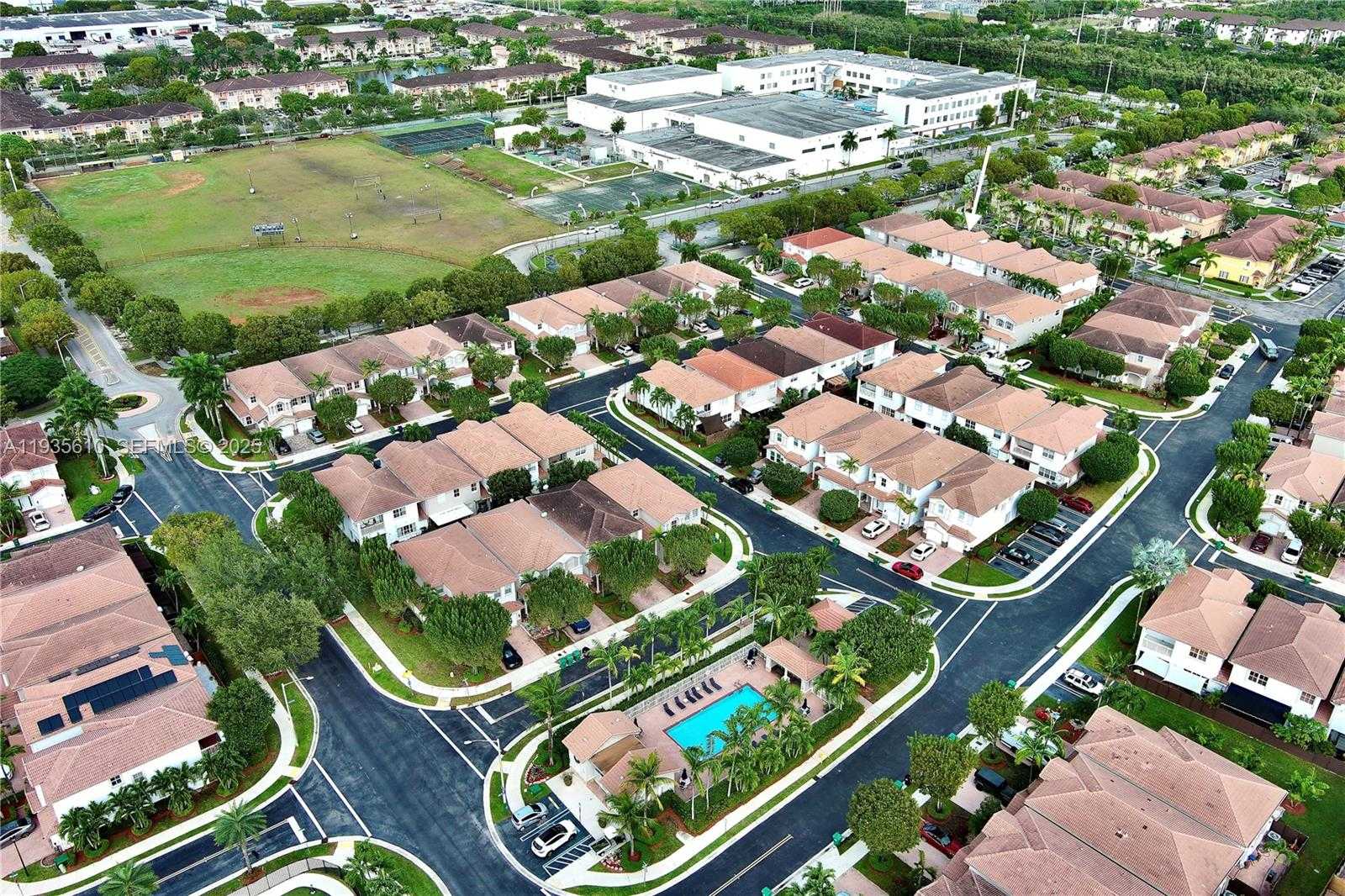Small Image of 8562 NORTH WEST 108TH AVE #8562, Doral Number 6