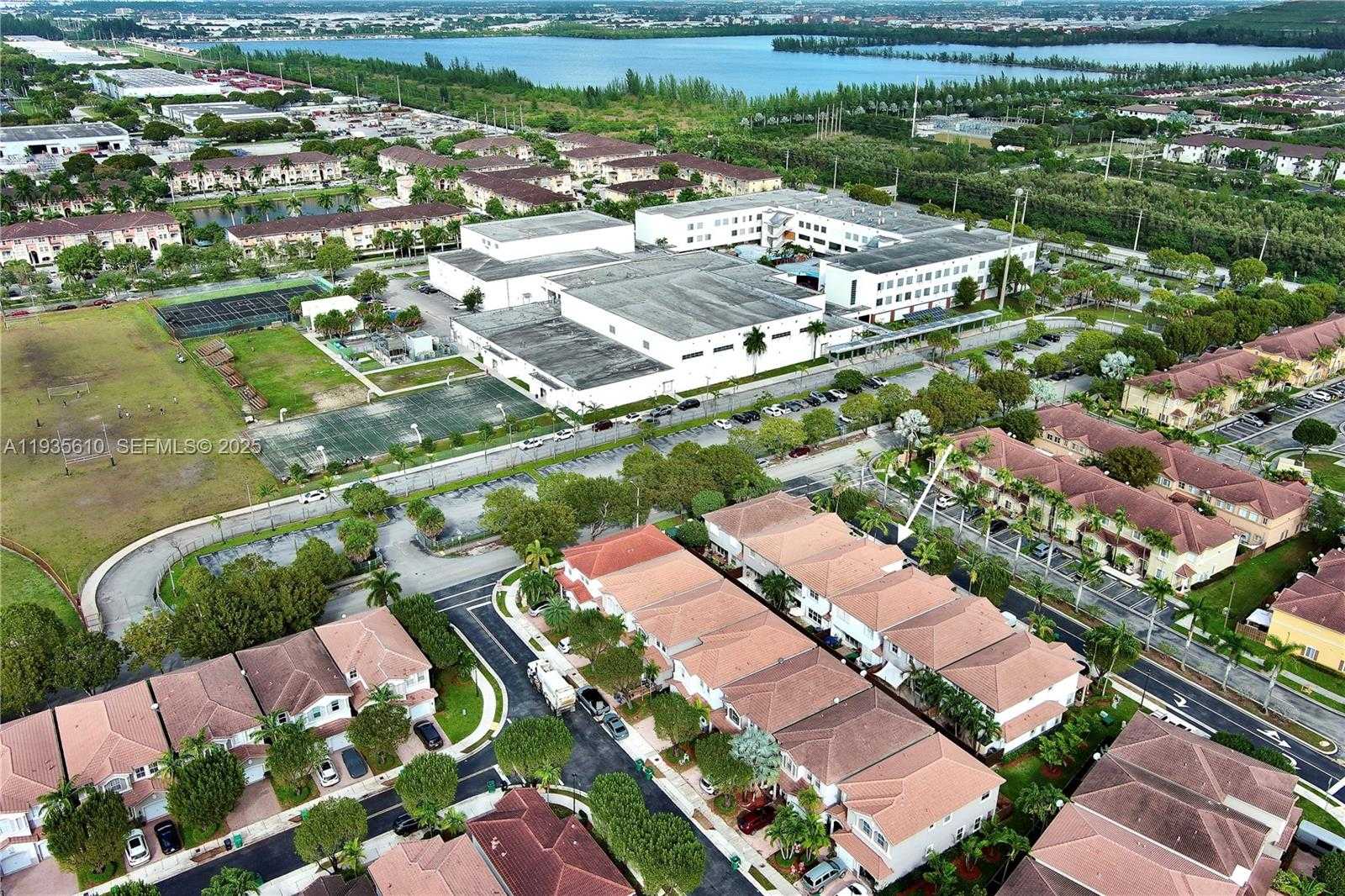 Small Image of 8562 NORTH WEST 108TH AVE #8562, Doral Number 7