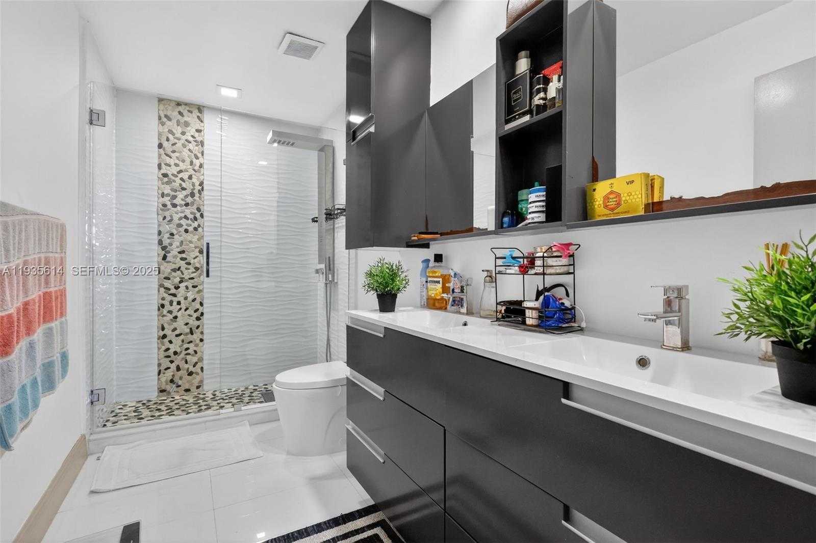 Small Image of 5571 NORTH WEST 188TH ST, Miami Gardens Number 21