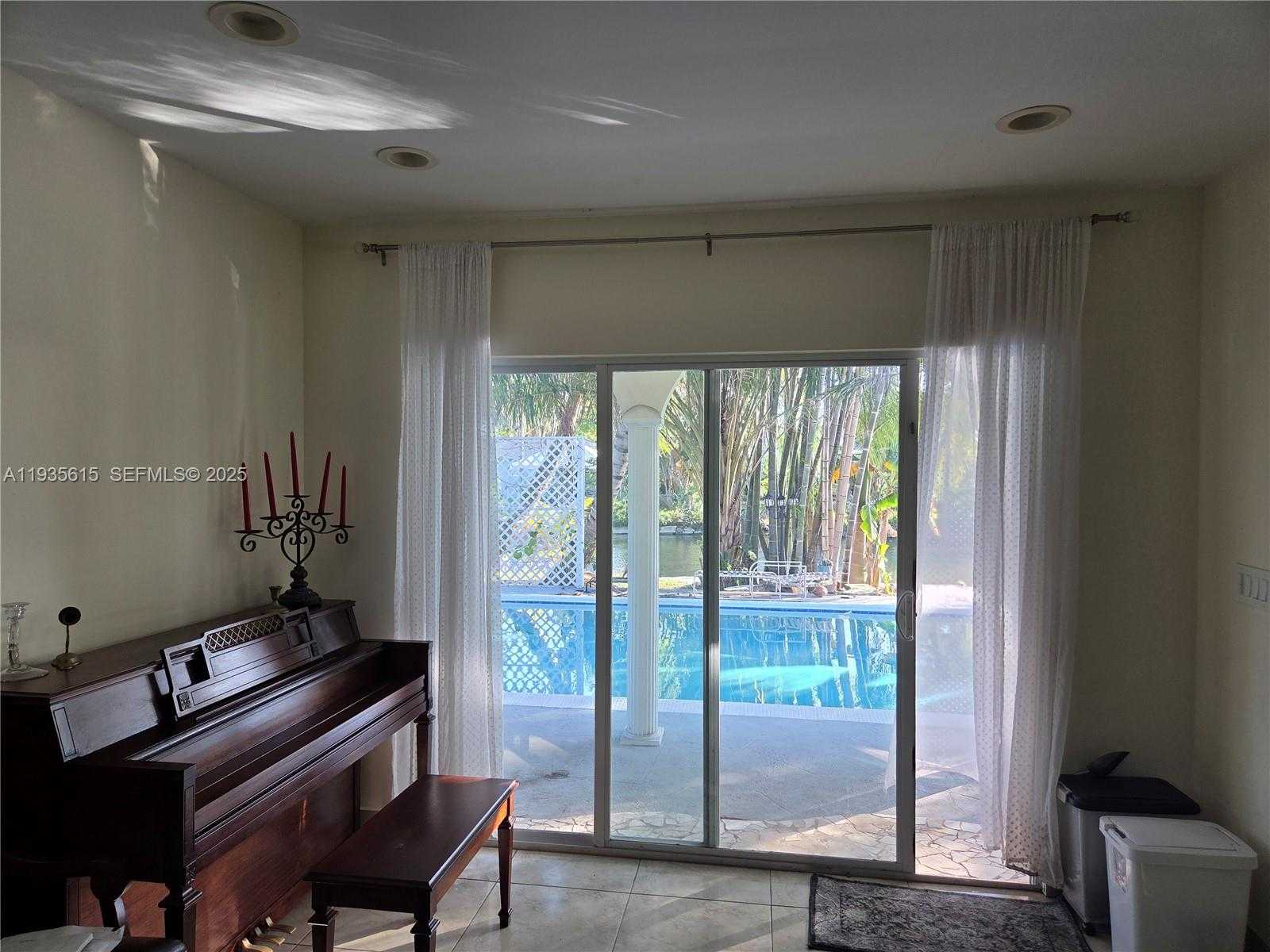 Small Image of 301 SOUTH WEST 5TH ST, Hallandale Beach Number 13