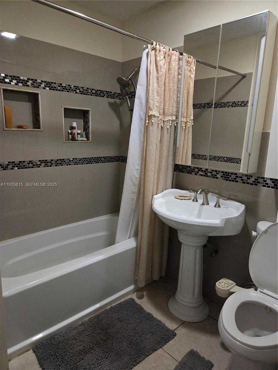 Small Image of 301 SOUTH WEST 5TH ST, Hallandale Beach Number 22