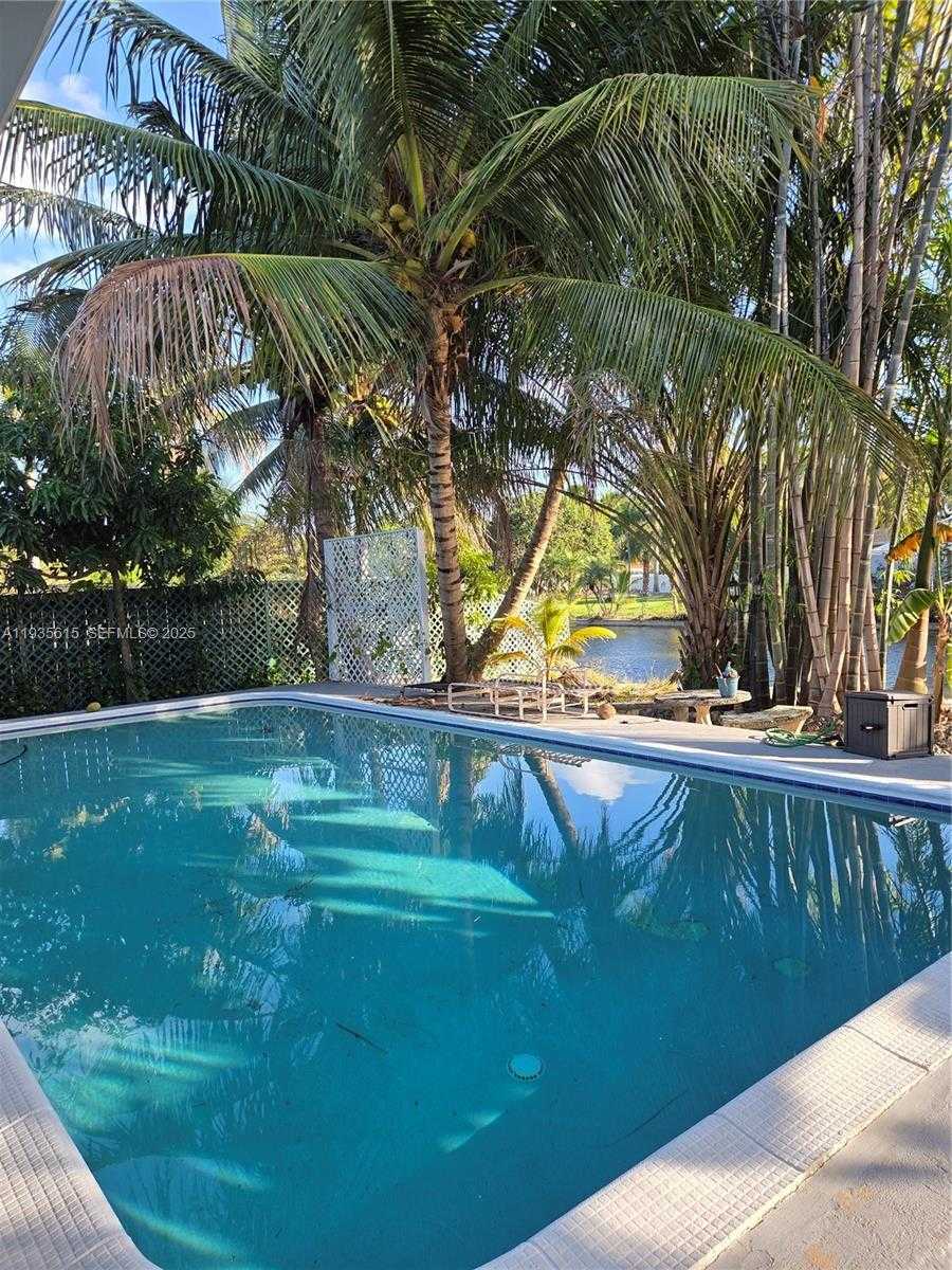 Small Image of 301 SOUTH WEST 5TH ST, Hallandale Beach Number 36