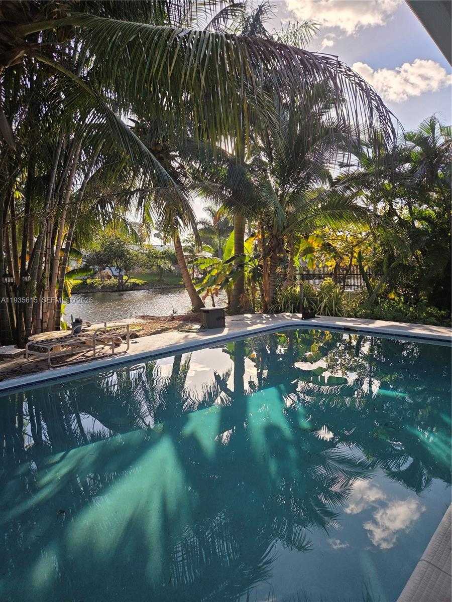 Small Image of 301 SOUTH WEST 5TH ST, Hallandale Beach Number 38