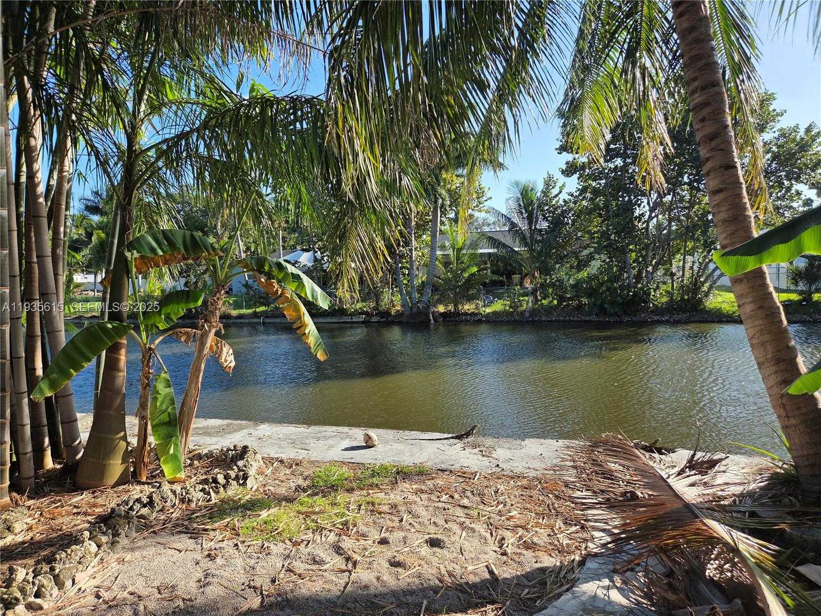 Small Image of 301 SOUTH WEST 5TH ST, Hallandale Beach Number 5