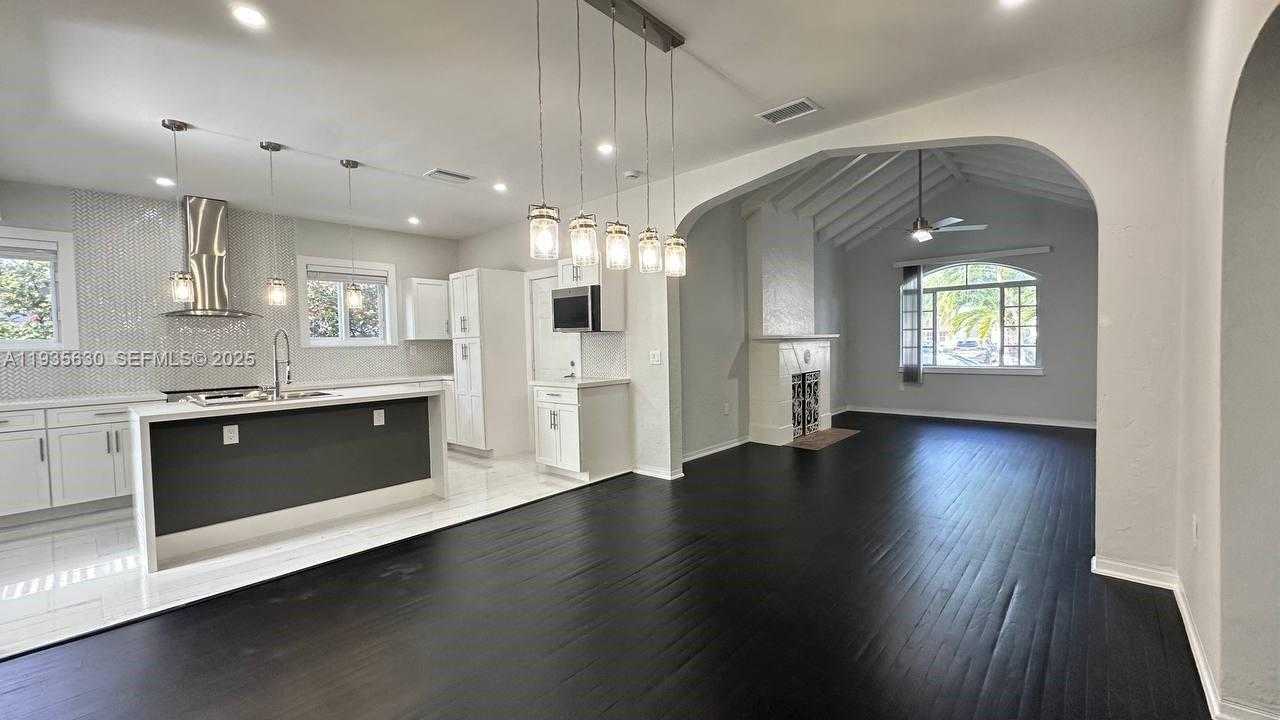 Small Image of 1824 SOUTH WEST 24TH ST, Miami Number 2