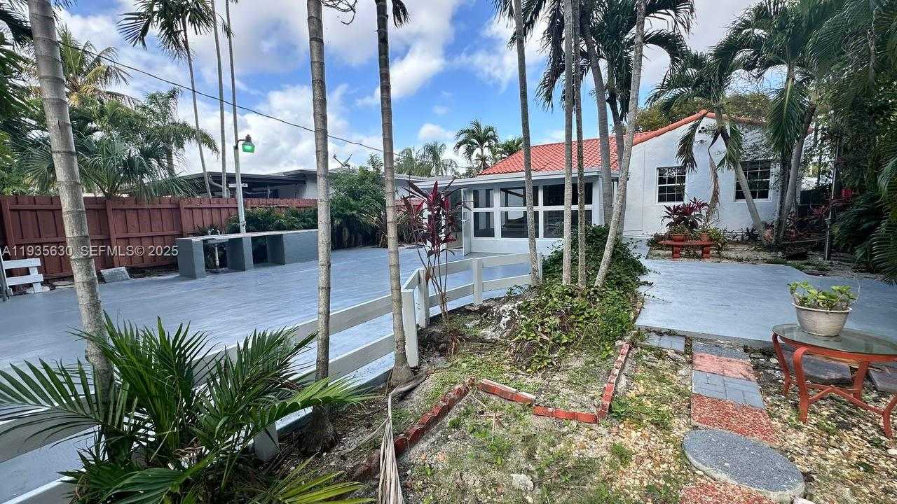 Small Image of 1824 SOUTH WEST 24TH ST, Miami Number 22