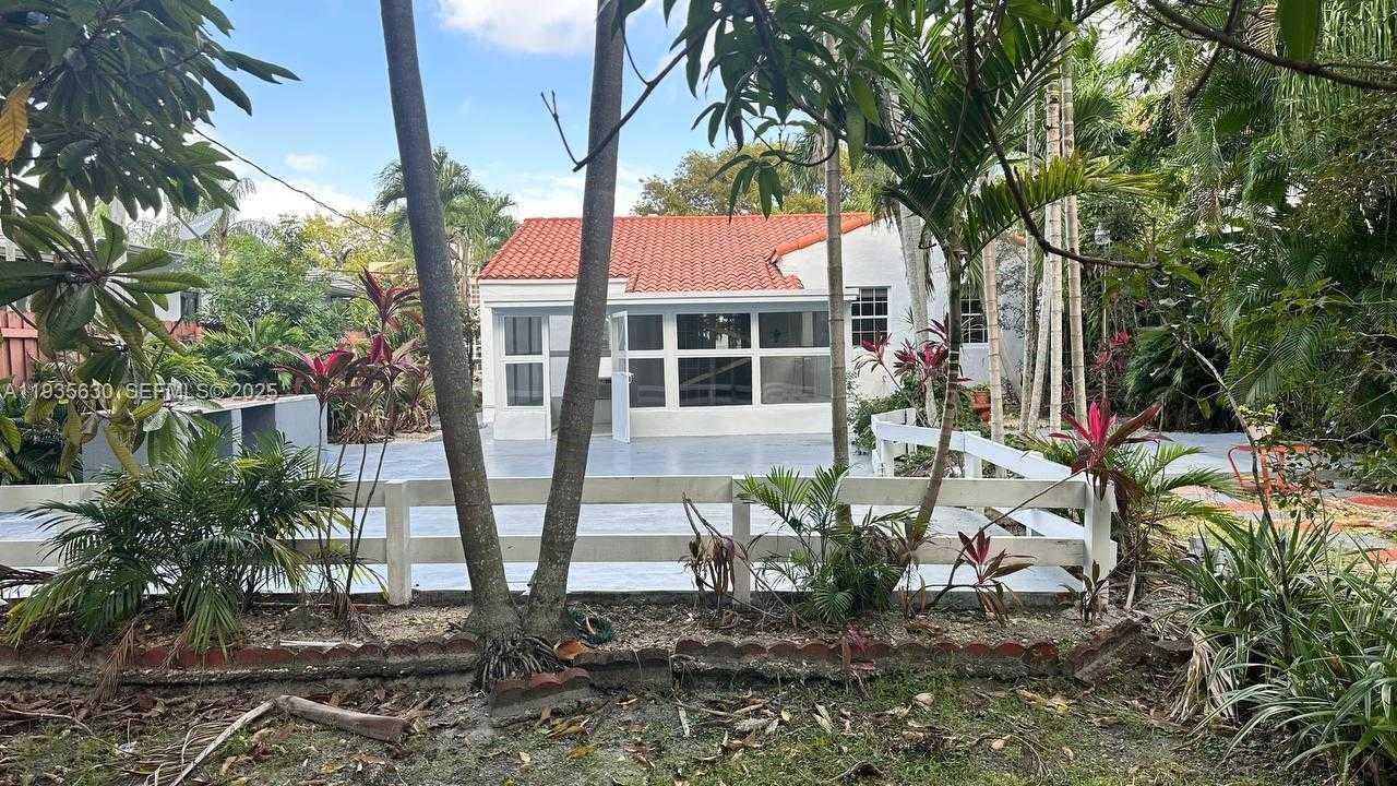 Small Image of 1824 SOUTH WEST 24TH ST, Miami Number 25