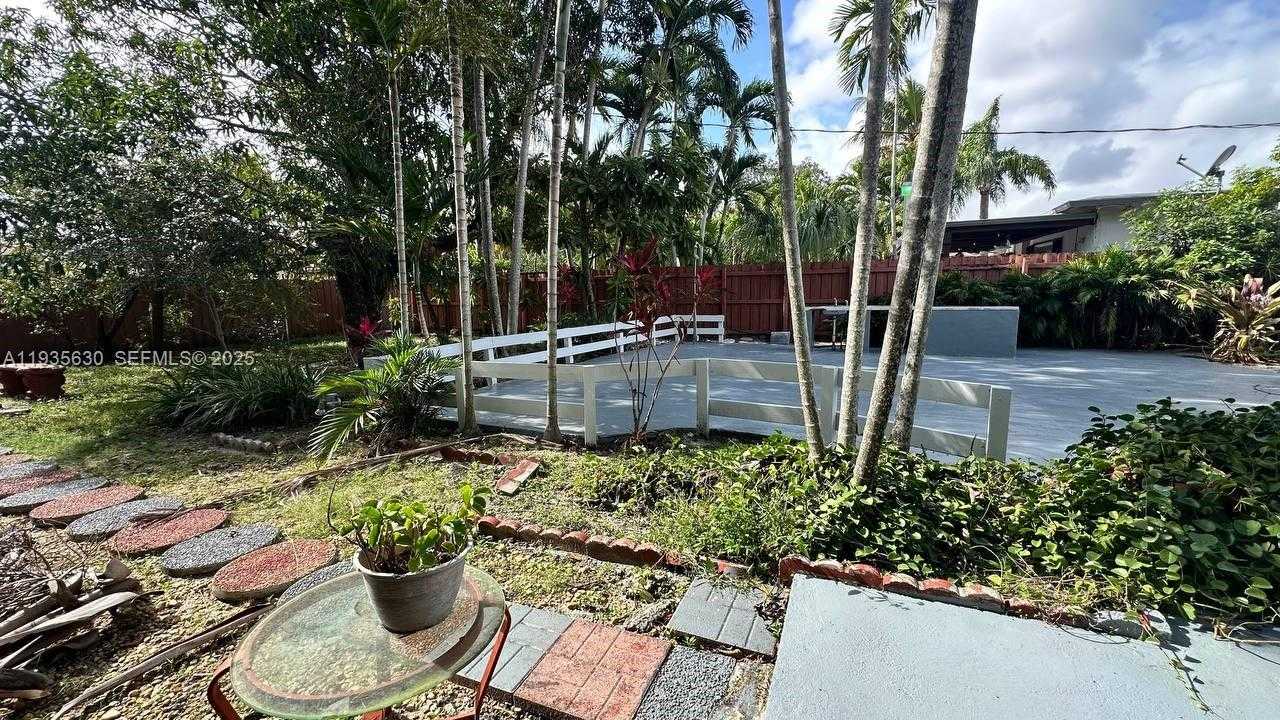 Small Image of 1824 SOUTH WEST 24TH ST, Miami Number 28