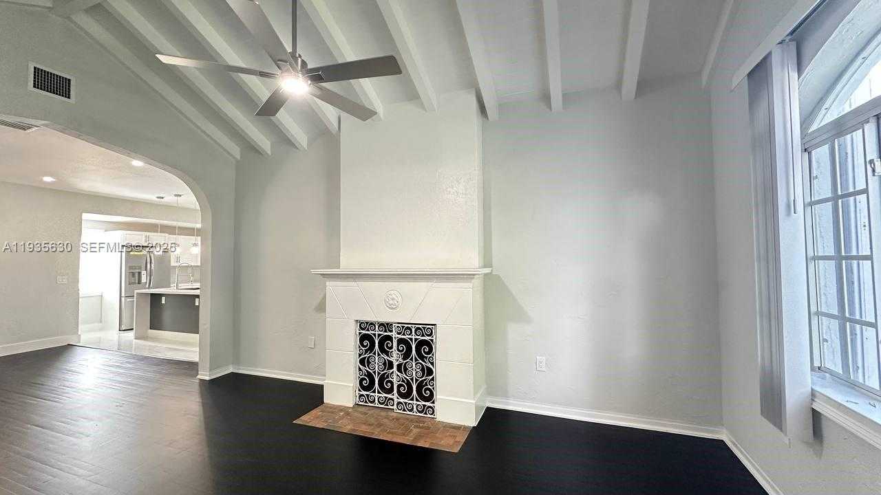 Small Image of 1824 SOUTH WEST 24TH ST, Miami Number 3