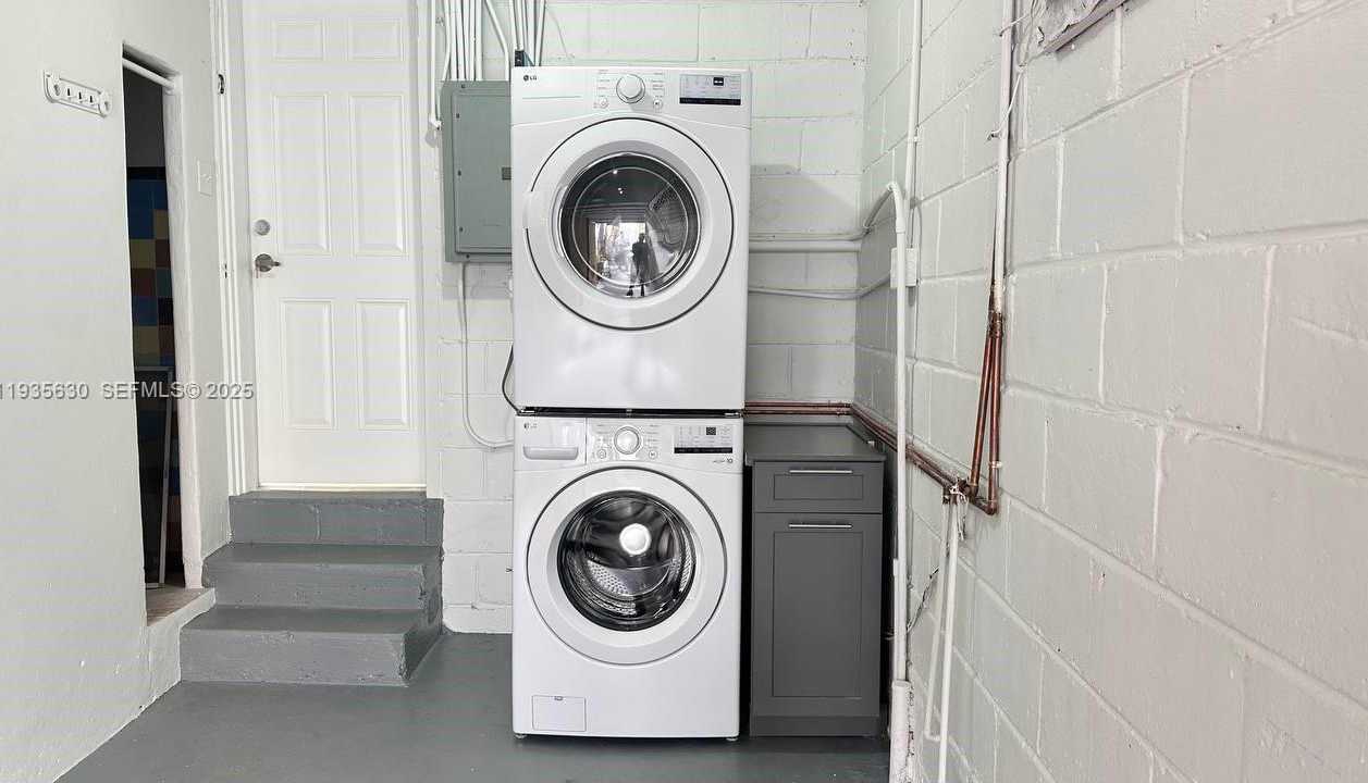 Small Image of 1824 SOUTH WEST 24TH ST, Miami Number 34