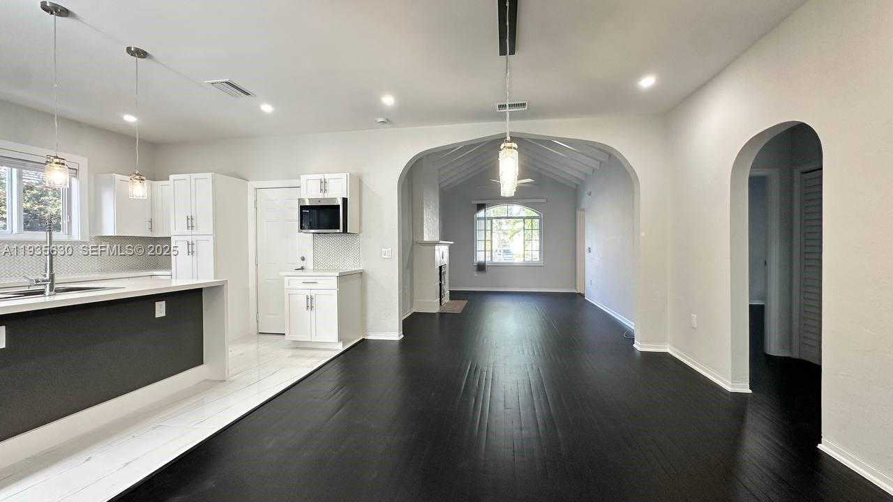 Small Image of 1824 SOUTH WEST 24TH ST, Miami Number 7