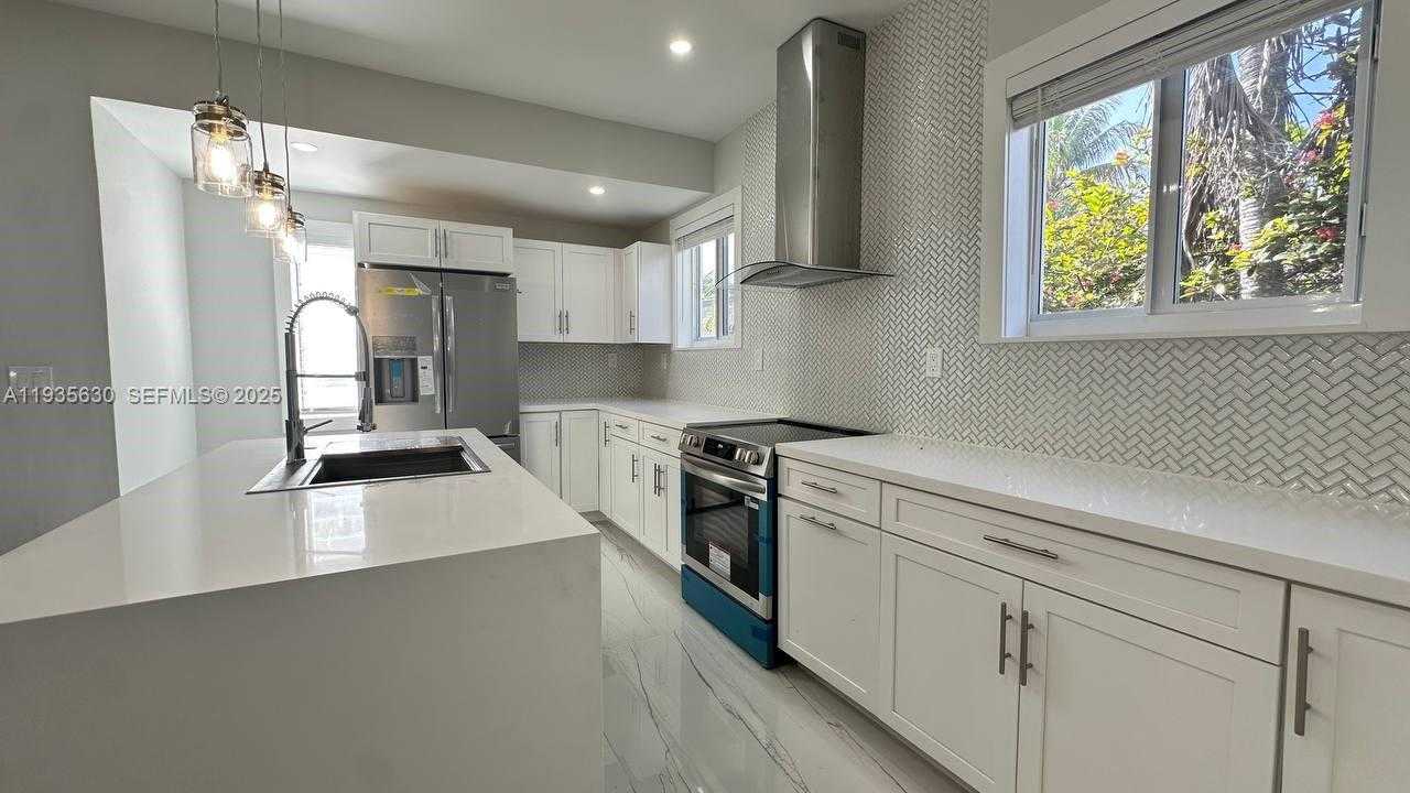 Small Image of 1824 SOUTH WEST 24TH ST, Miami Number 9