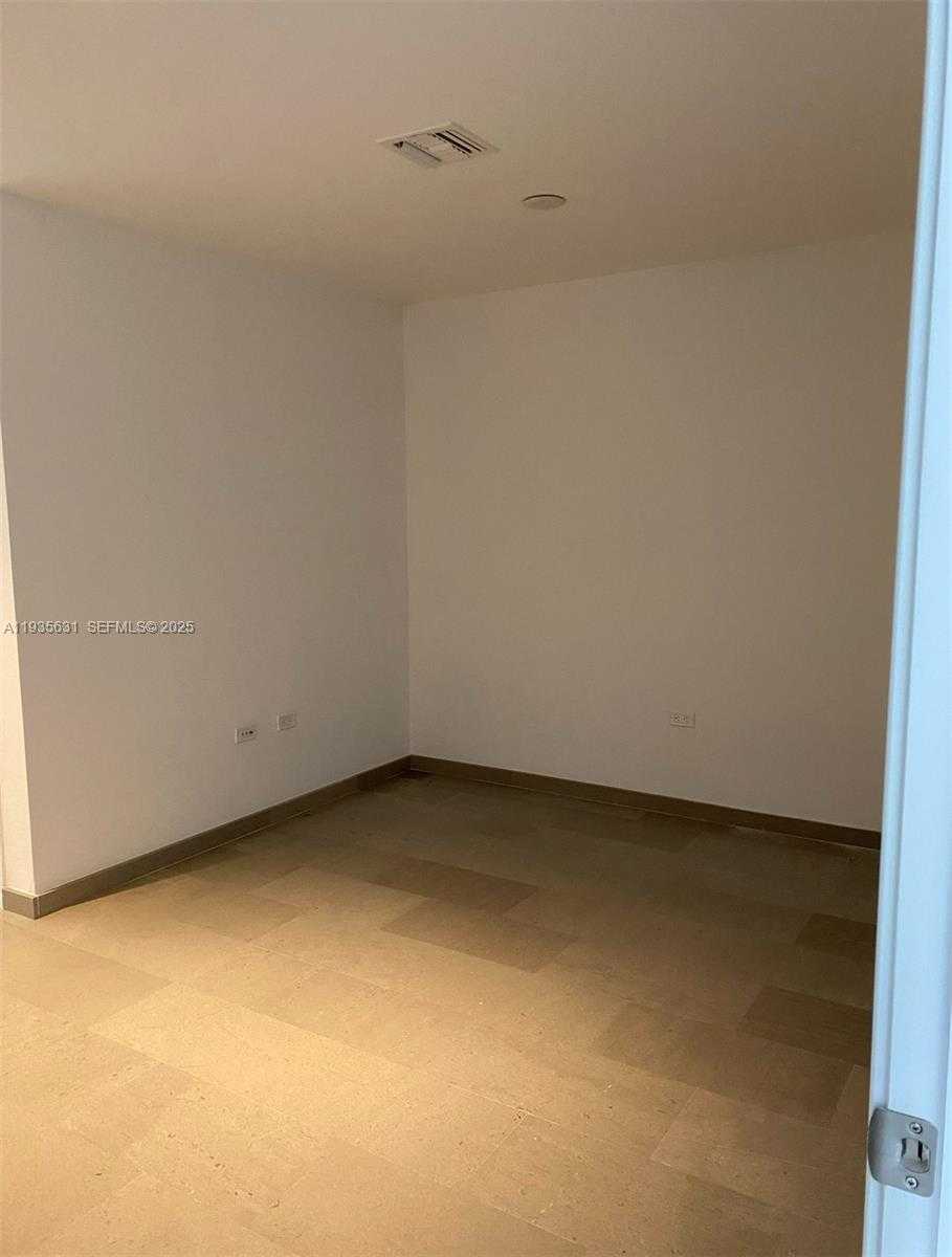 Small Image of 68 SOUTH EAST 6TH ST #2904, Miami Number 16