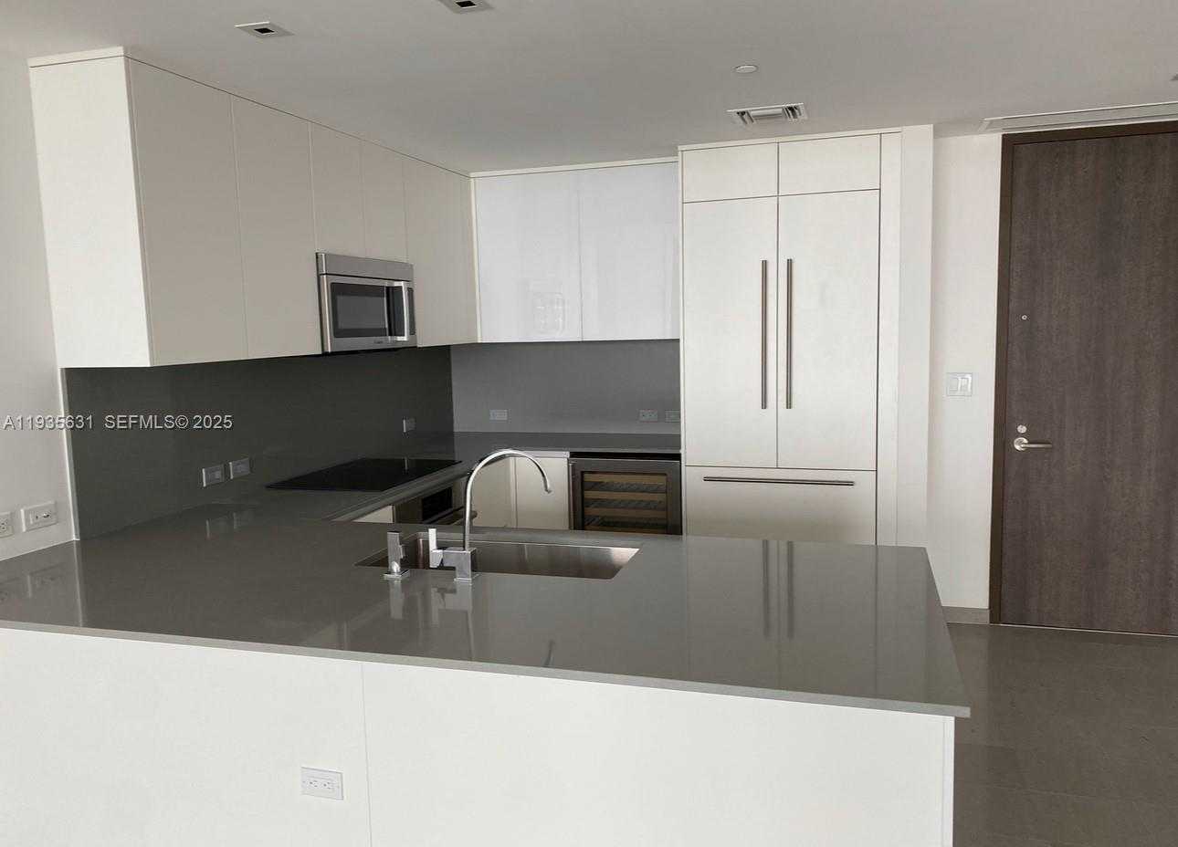 Small Image of 68 SOUTH EAST 6TH ST #2904, Miami Number 9