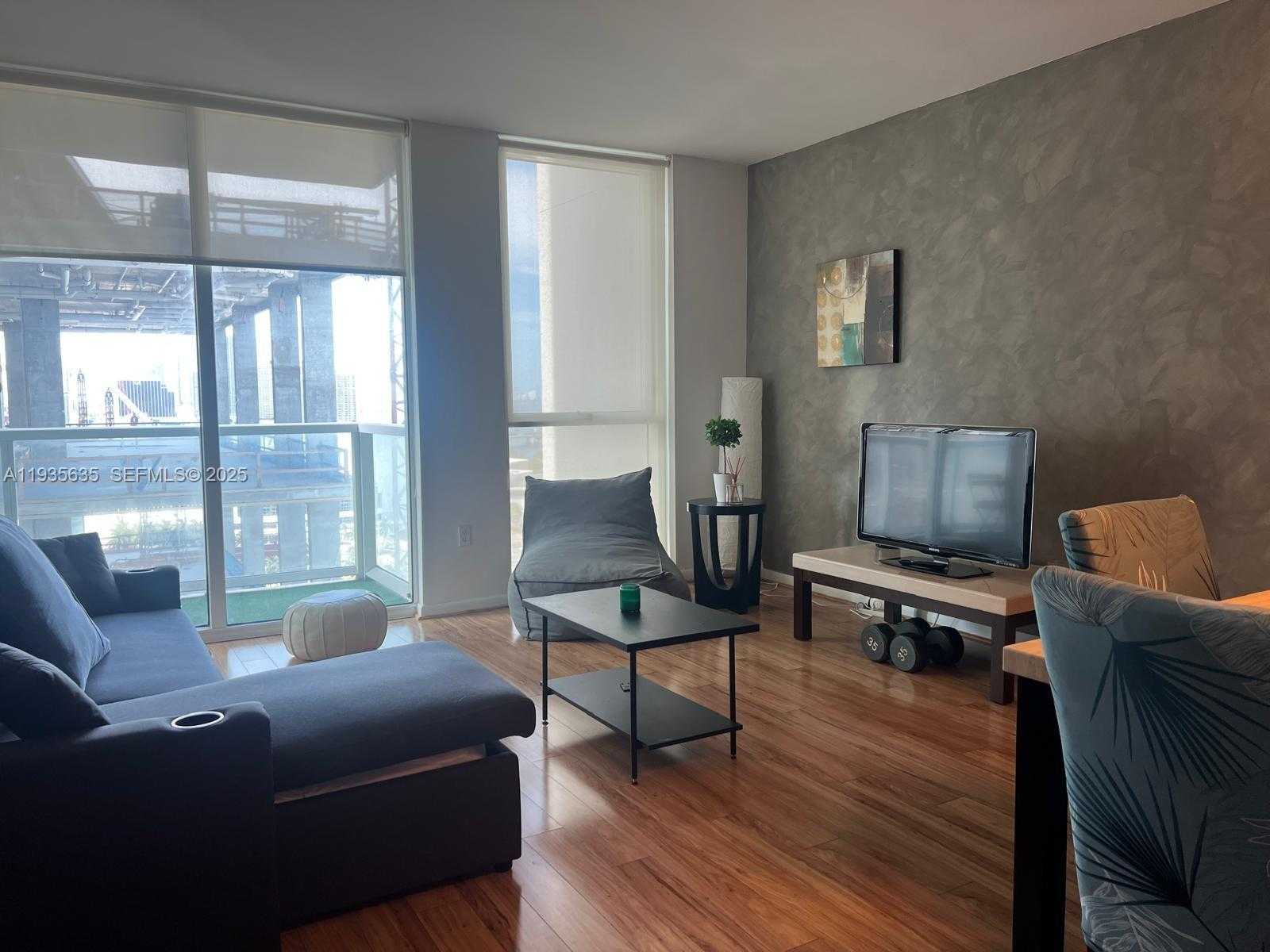 Small Image of 244 BISCAYNE BLVD #1904, Miami Number 22