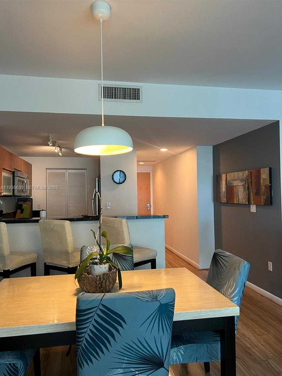 Small Image of 244 BISCAYNE BLVD #1904, Miami Number 32