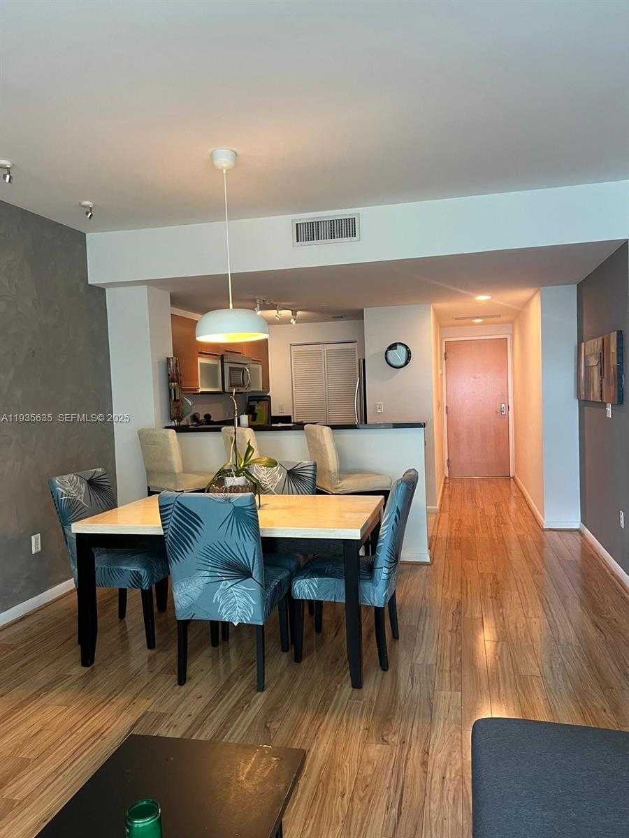 Small Image of 244 BISCAYNE BLVD #1904, Miami Number 6