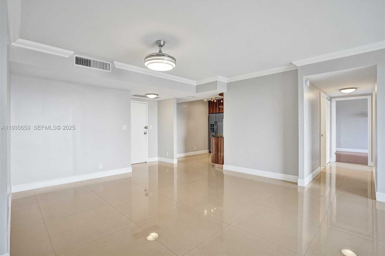 Small Image of 2500 PARKVIEW DR #917, Hallandale Beach Number 10