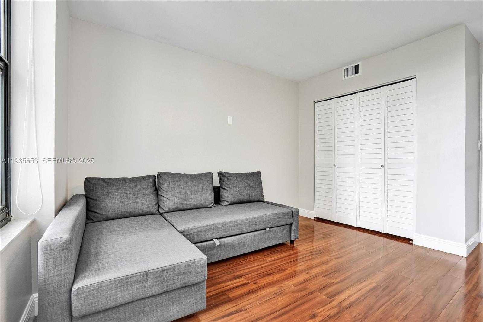 Small Image of 2500 PARKVIEW DR #917, Hallandale Beach Number 20
