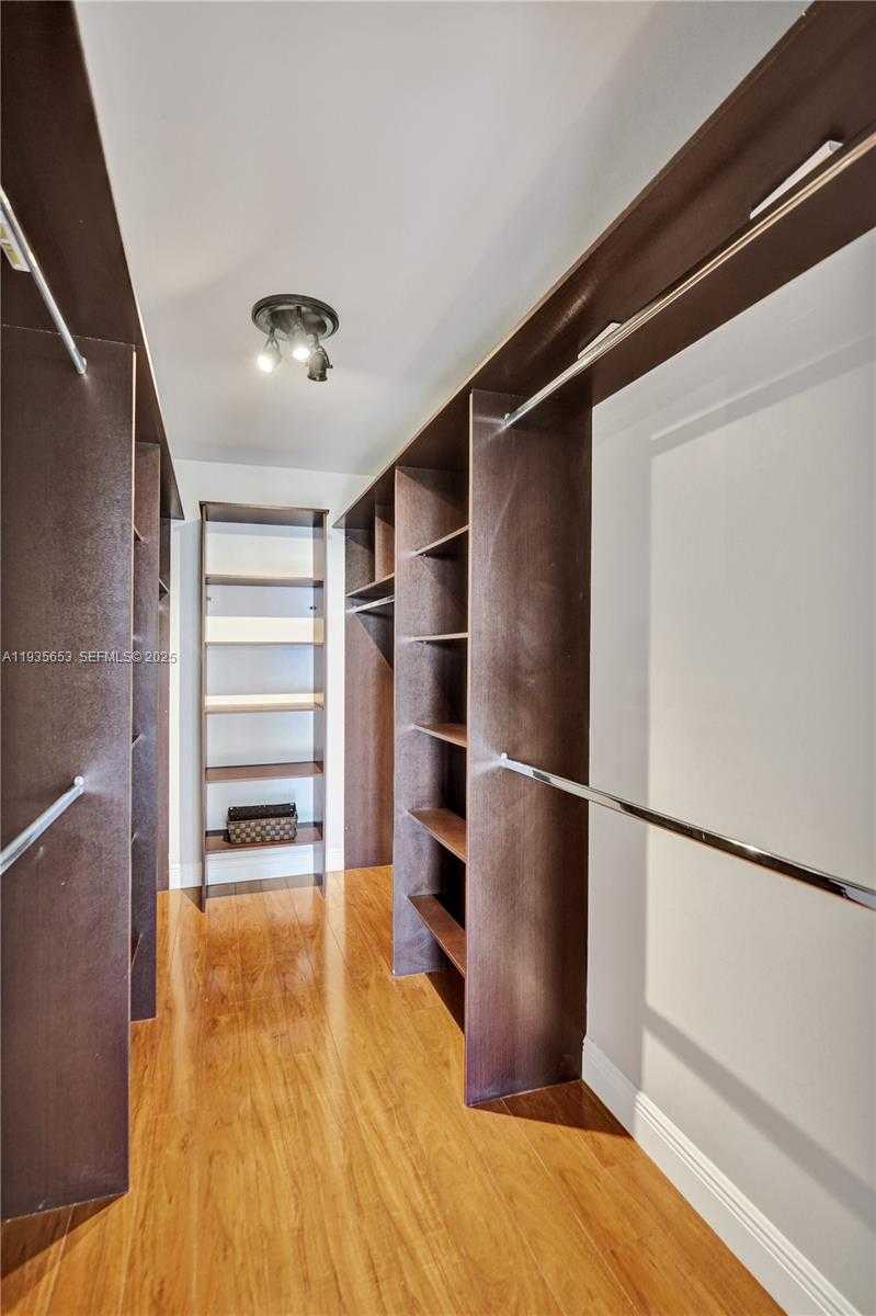 Small Image of 2500 PARKVIEW DR #917, Hallandale Beach Number 22