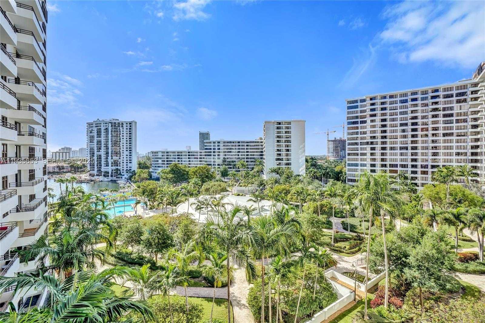 Small Image of 2500 PARKVIEW DR #917, Hallandale Beach Number 31