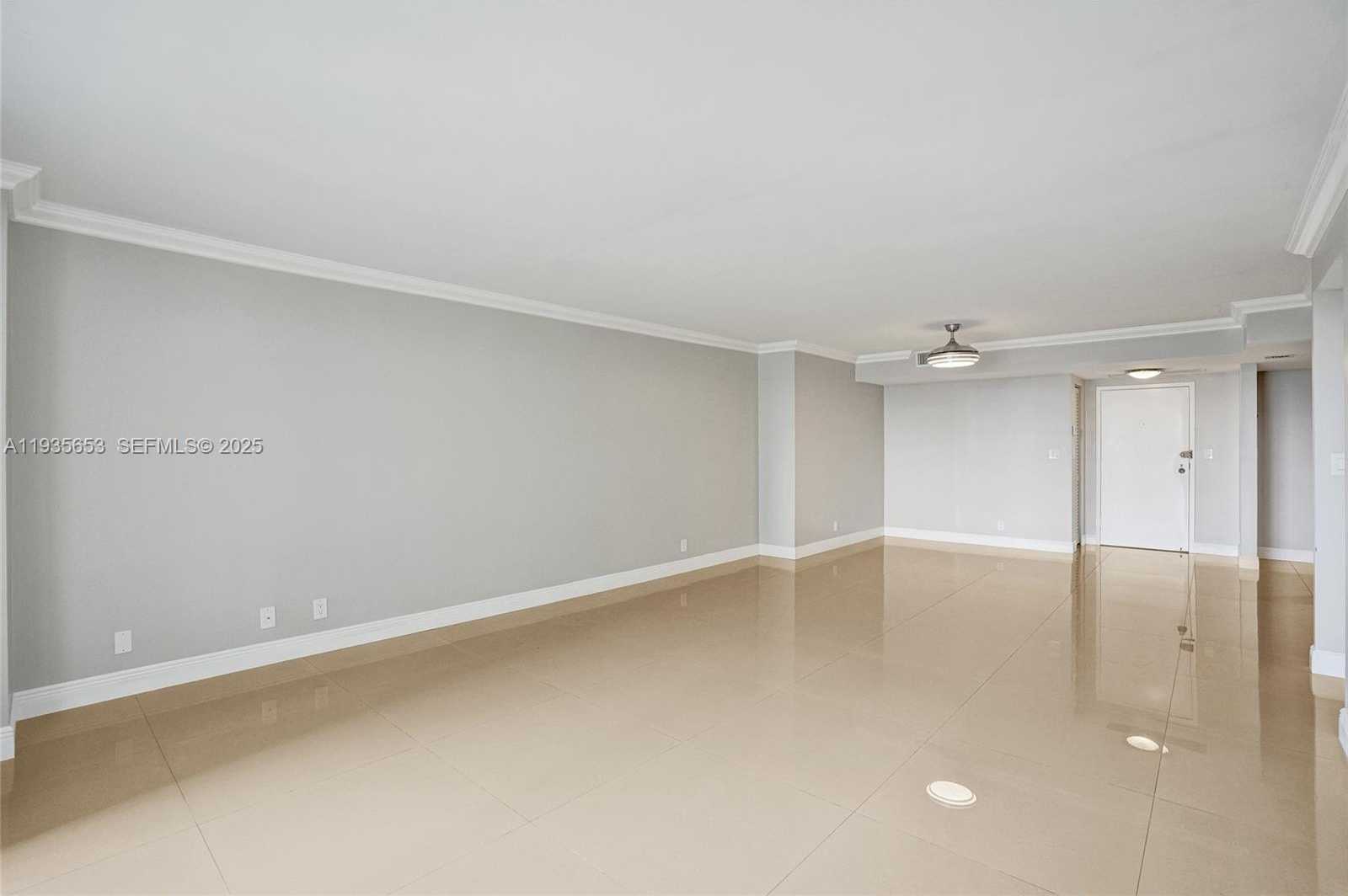 Small Image of 2500 PARKVIEW DR #917, Hallandale Beach Number 8