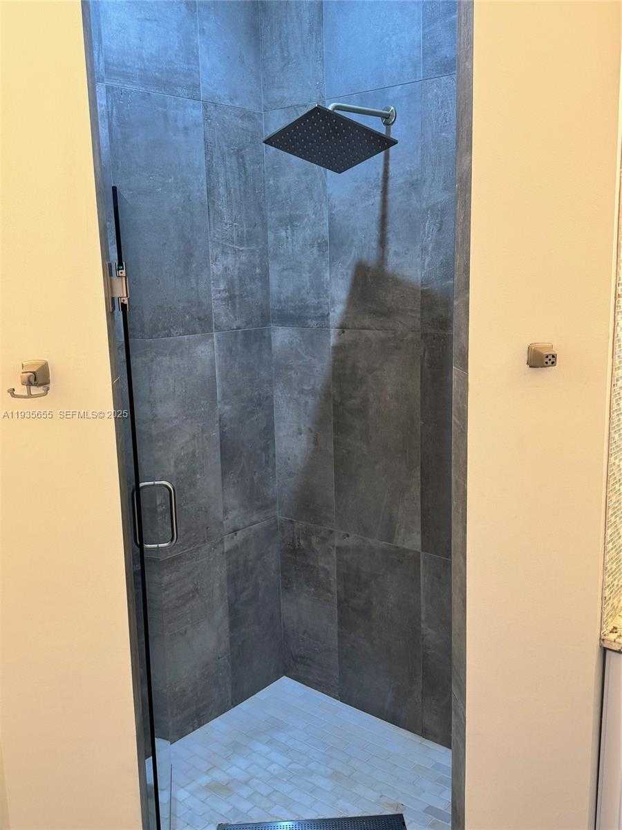 Small Image of 652 WEST PALM AIRE DR #652, Pompano Beach Number 19