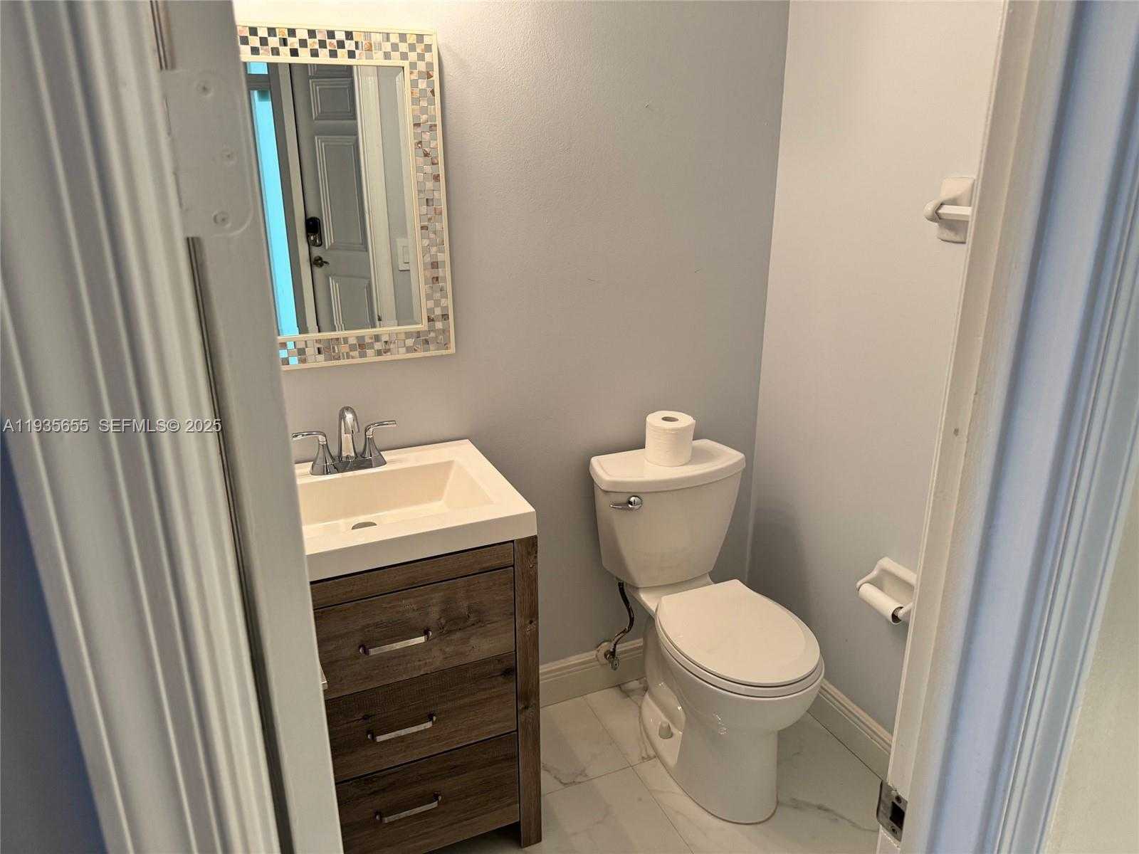 Small Image of 652 WEST PALM AIRE DR #652, Pompano Beach Number 9
