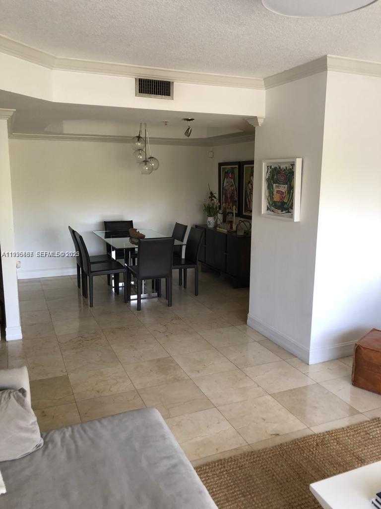 Small Image of 101 SIDONIA AVE #301, Coral Gables Number 3
