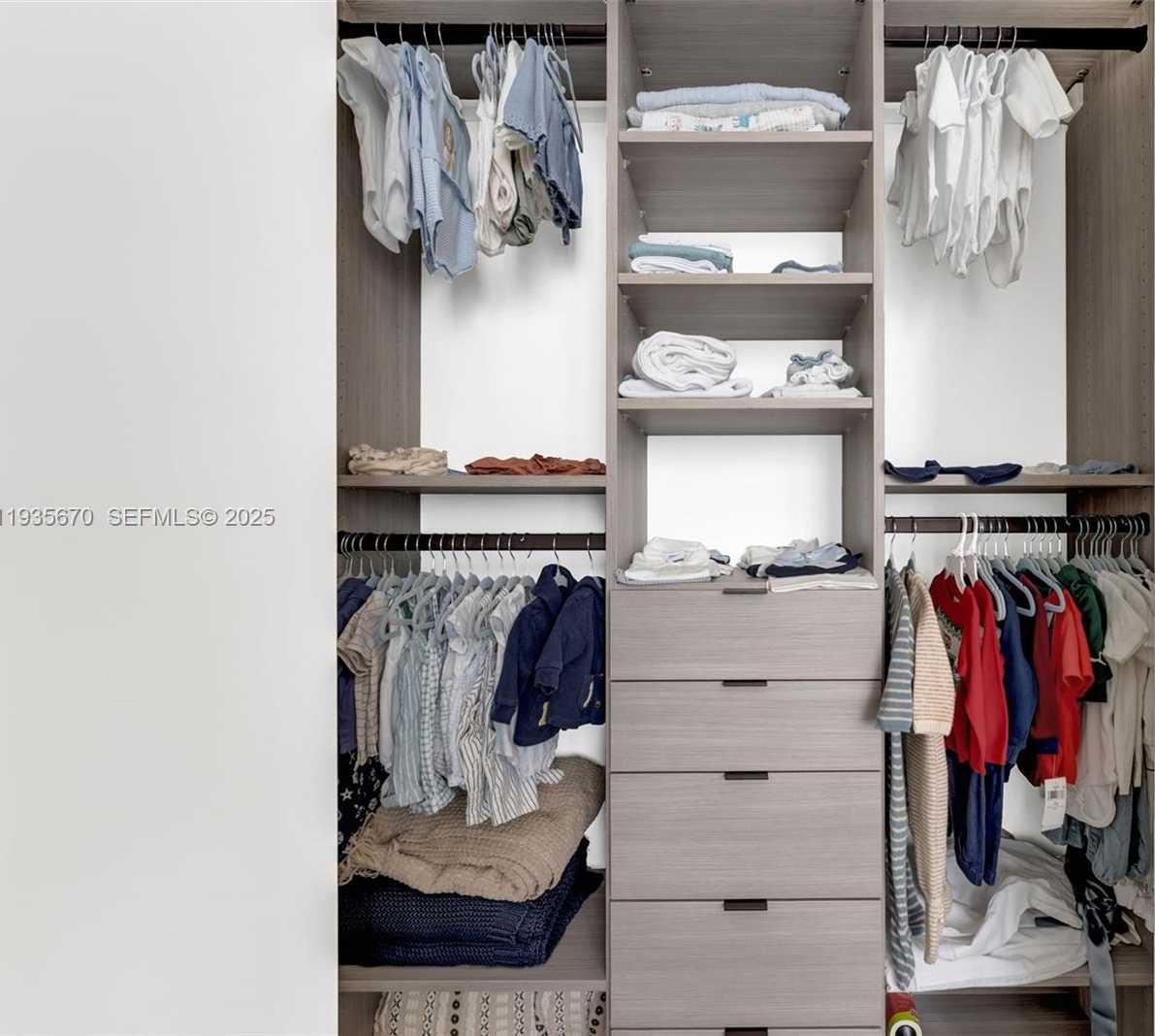 Small Image of 200 BISCAYNE BOULEVARD WAY #4408, Miami Number 13