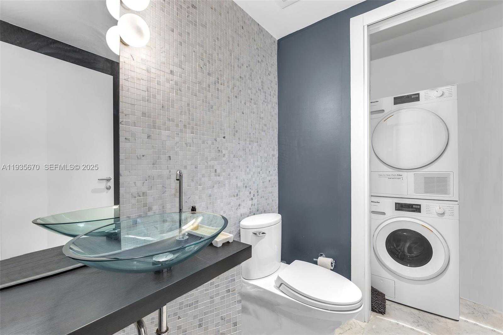 Small Image of 200 BISCAYNE BOULEVARD WAY #4408, Miami Number 17